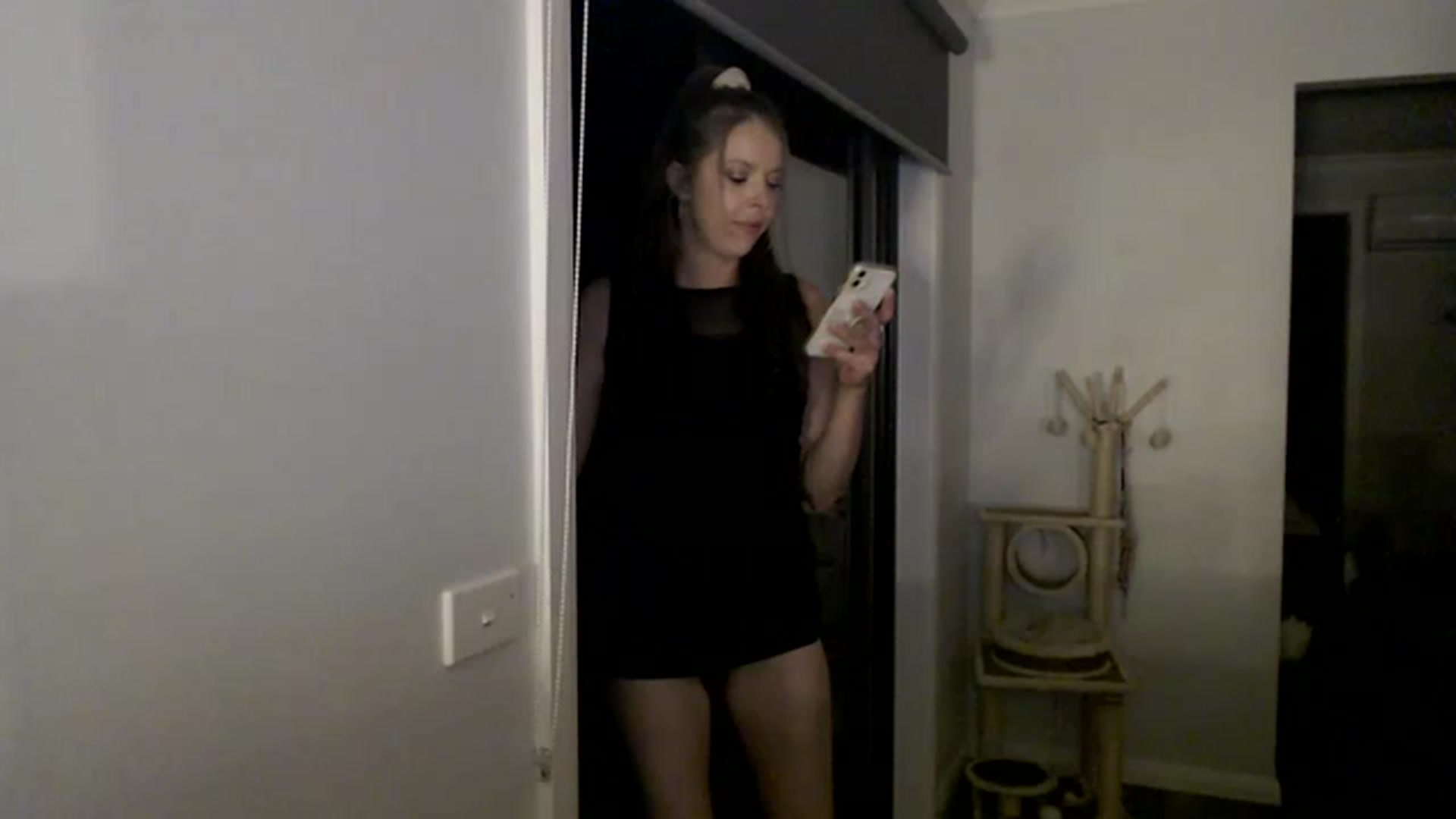 Gallery image thumbnail from BlairHarper's myfreecams stream on, 12/31/2022, 16:01 image 7 of 20