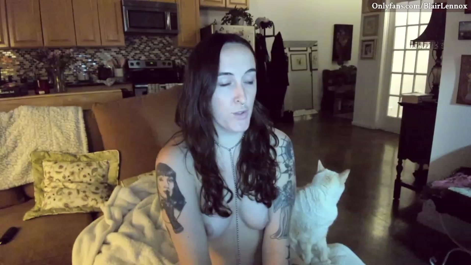 Gallery image thumbnail from BlairLennox's myfreecams stream on, 02/07/2023, 23:57 image 9 of 20