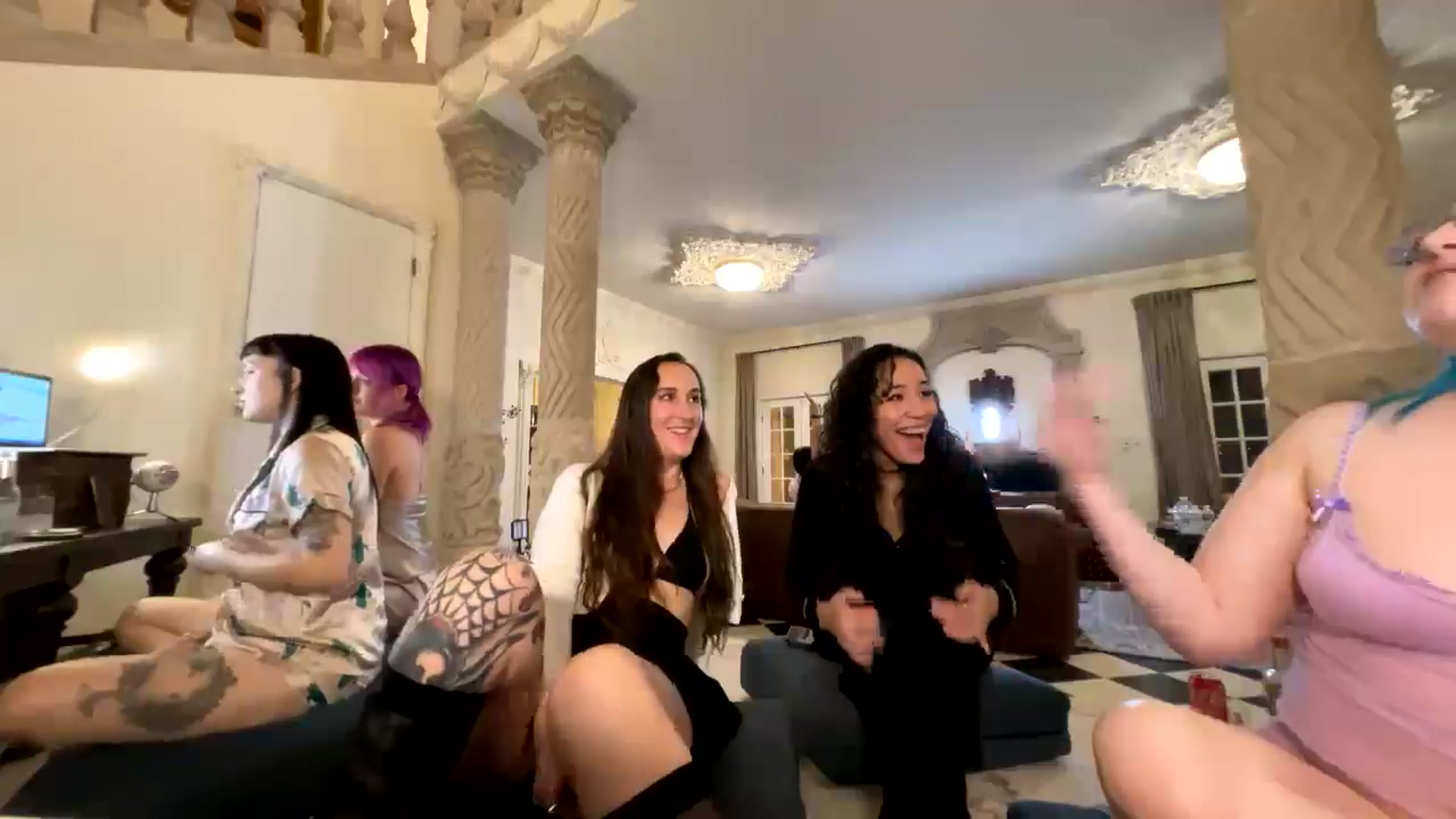Gallery image thumbnail from BlairLennox's myfreecams stream on, 11/19/2024, 03:54 image 16 of 20