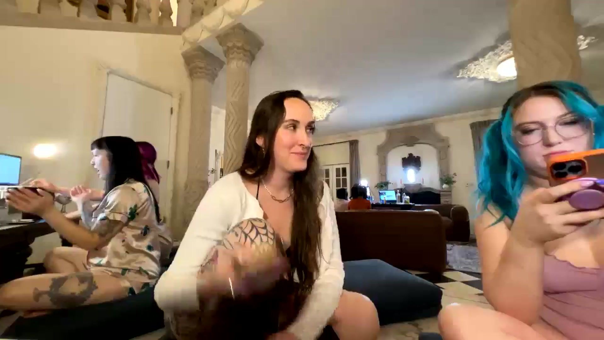 Gallery image thumbnail from BlairLennox's myfreecams stream on, 11/19/2024, 03:54 image 20 of 20