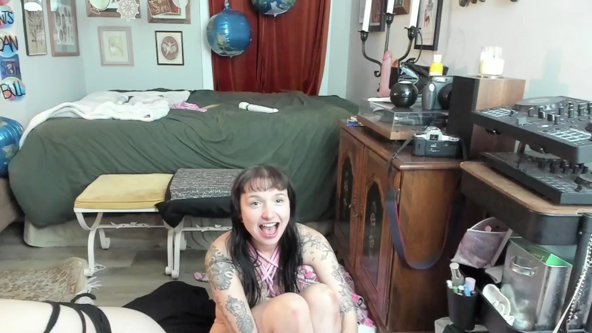 Gallery image thumbnail from BlairLennox's myfreecams stream on, 06/15/2025, 07:13 image 3 of 20