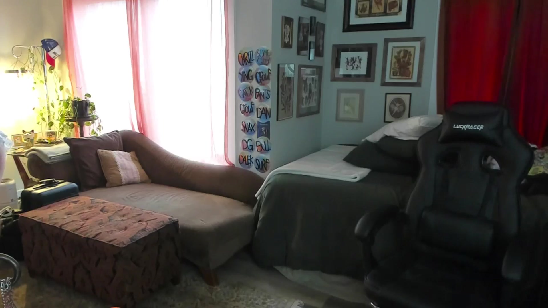 Gallery image thumbnail from BlairLennox's myfreecams stream on, 07/19/2025, 21:25 image 13 of 20