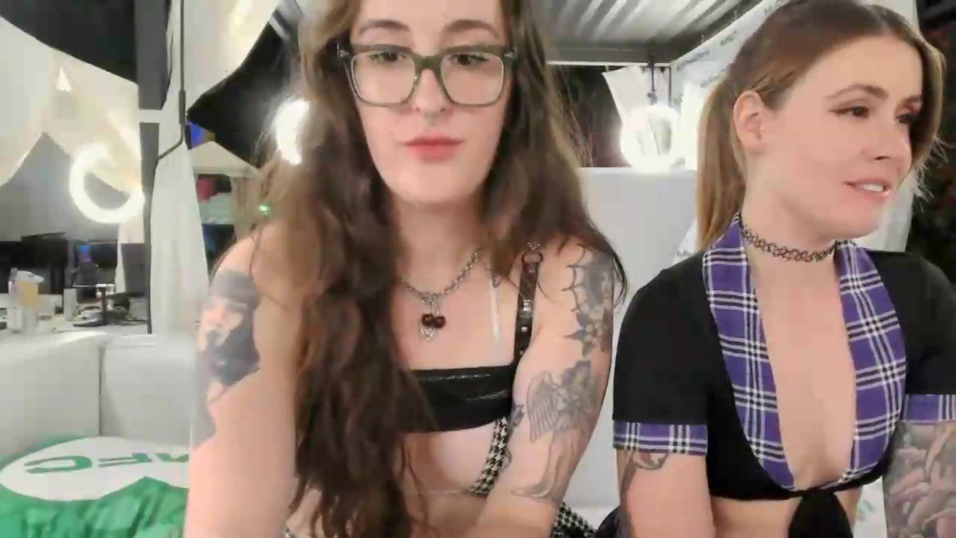 Gallery image thumbnail from BlairLennox's myfreecams stream on, 05/19/2026, 03:59 image 18 of 20