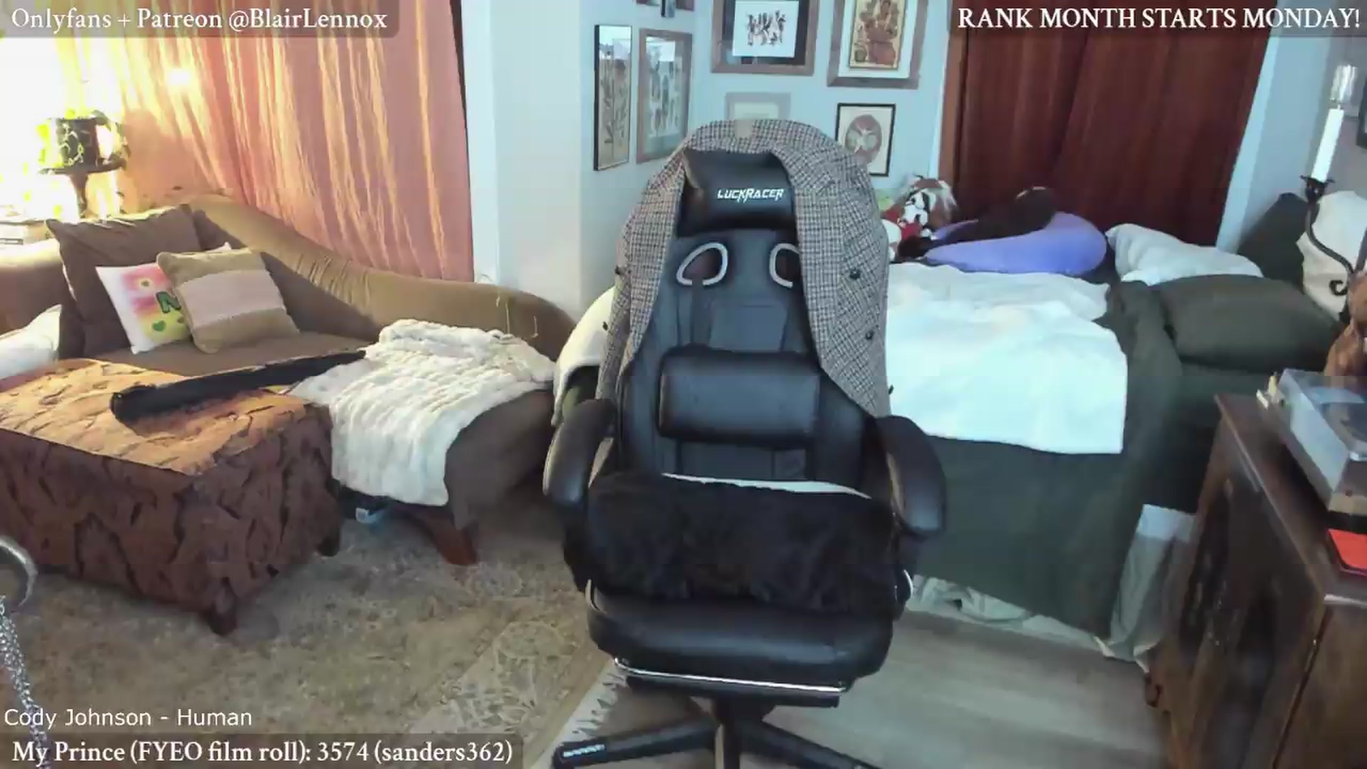 Gallery image thumbnail from BlairLennox's myfreecams stream on, 05/26/2026, 03:32 image 17 of 20