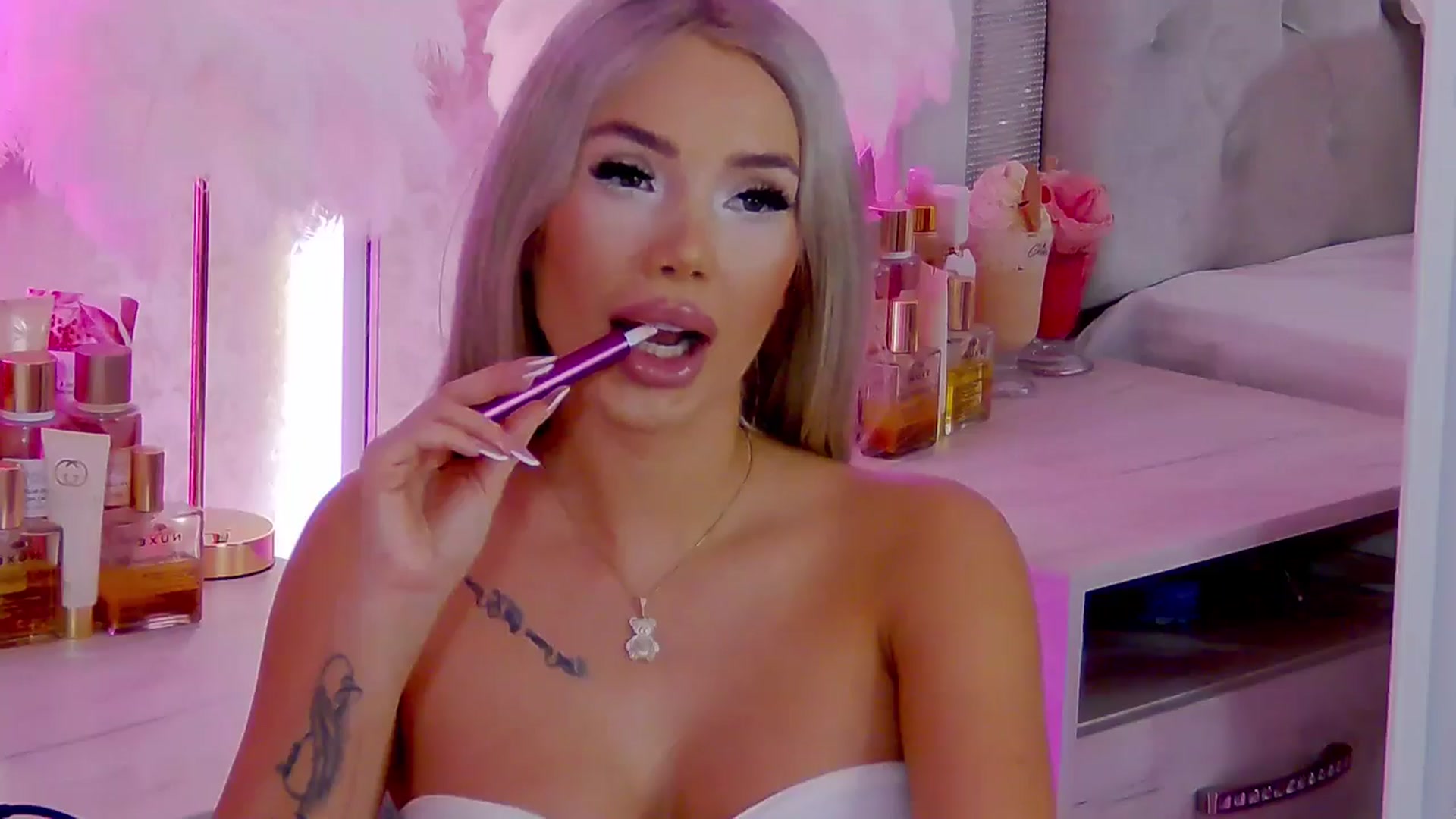 Gallery image thumbnail from BlairLuxee's myfreecams stream on, 11/16/2025, 11:58 image 11 of 20