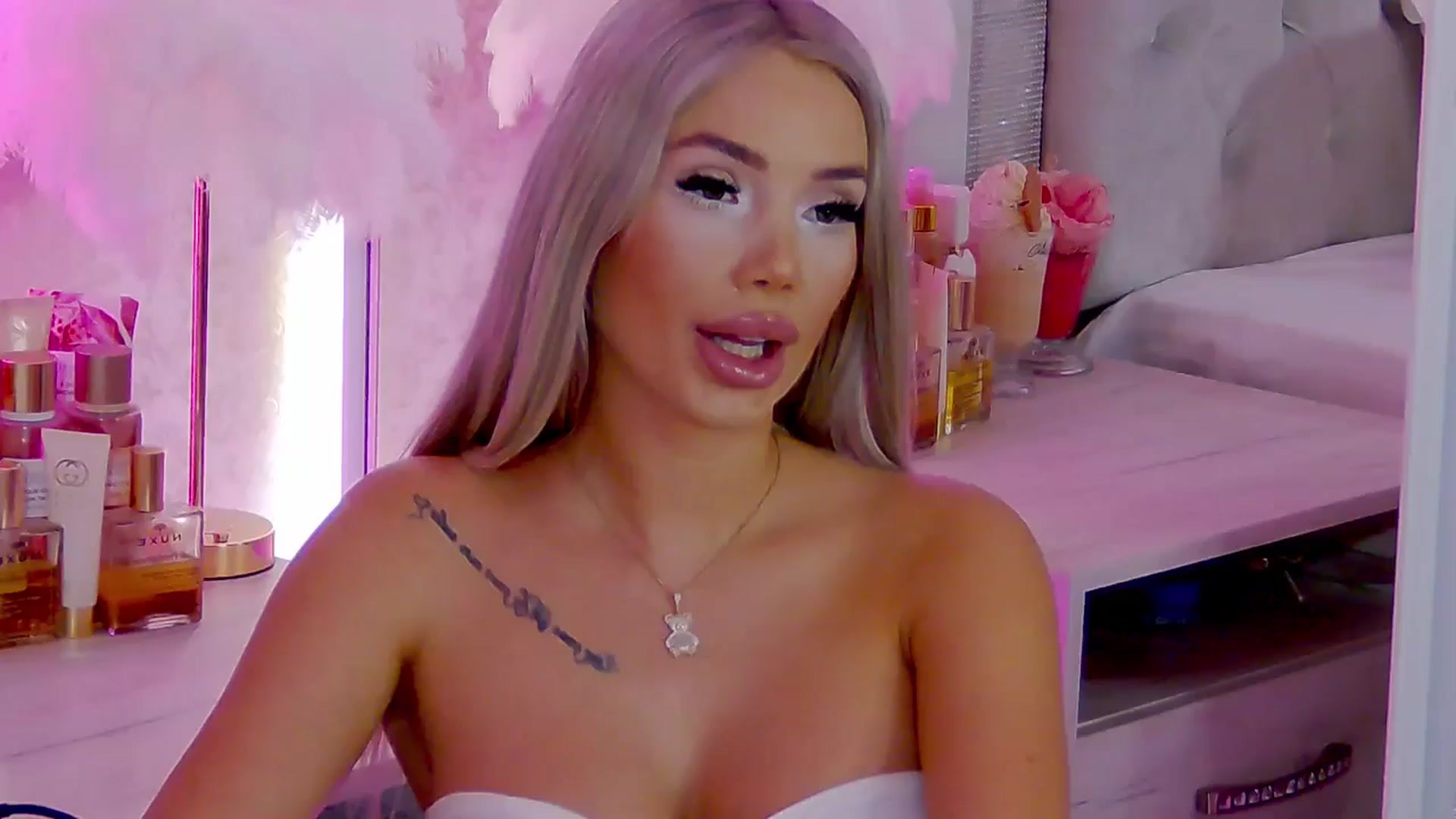 Gallery image thumbnail from BlairLuxee's myfreecams stream on, 11/16/2025, 11:58 image 13 of 20