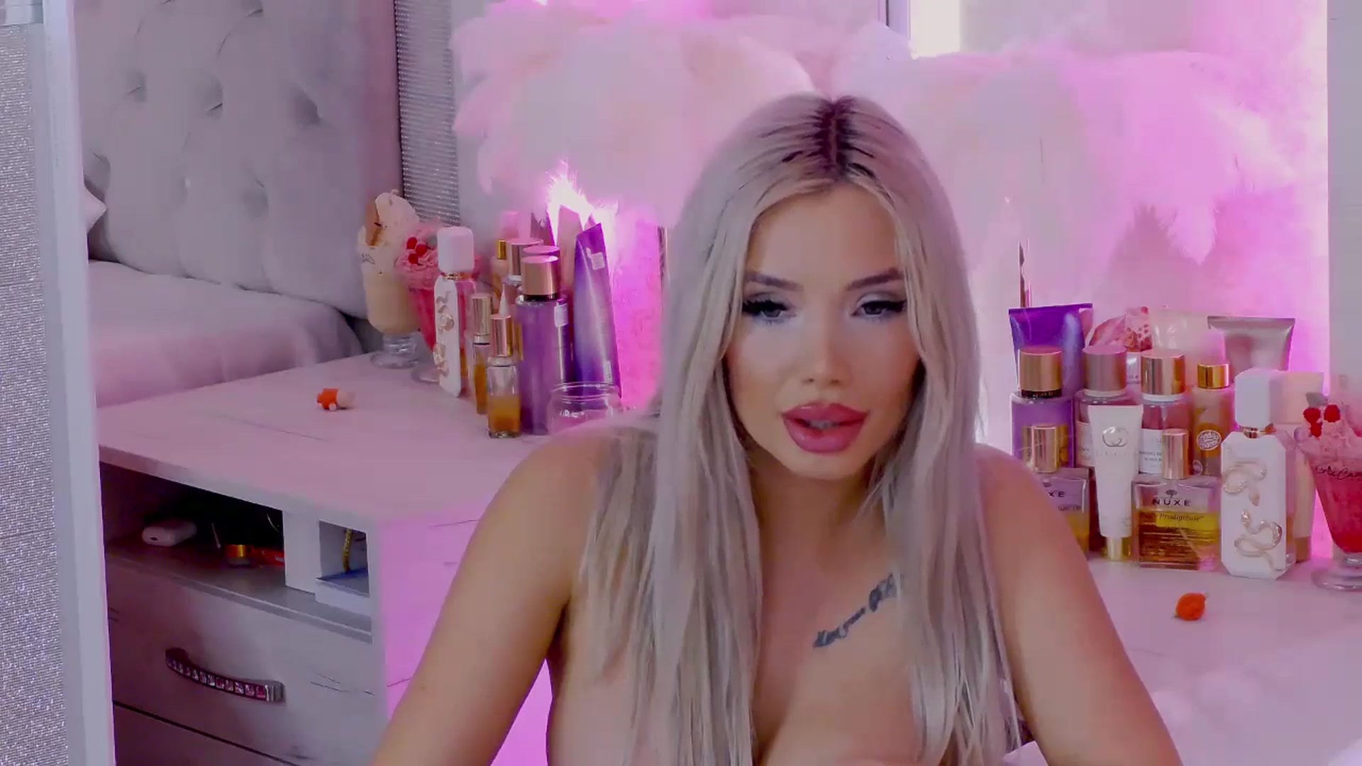 Gallery image thumbnail from BlairSins's myfreecams stream on, 12/08/2025, 19:00 image 18 of 20