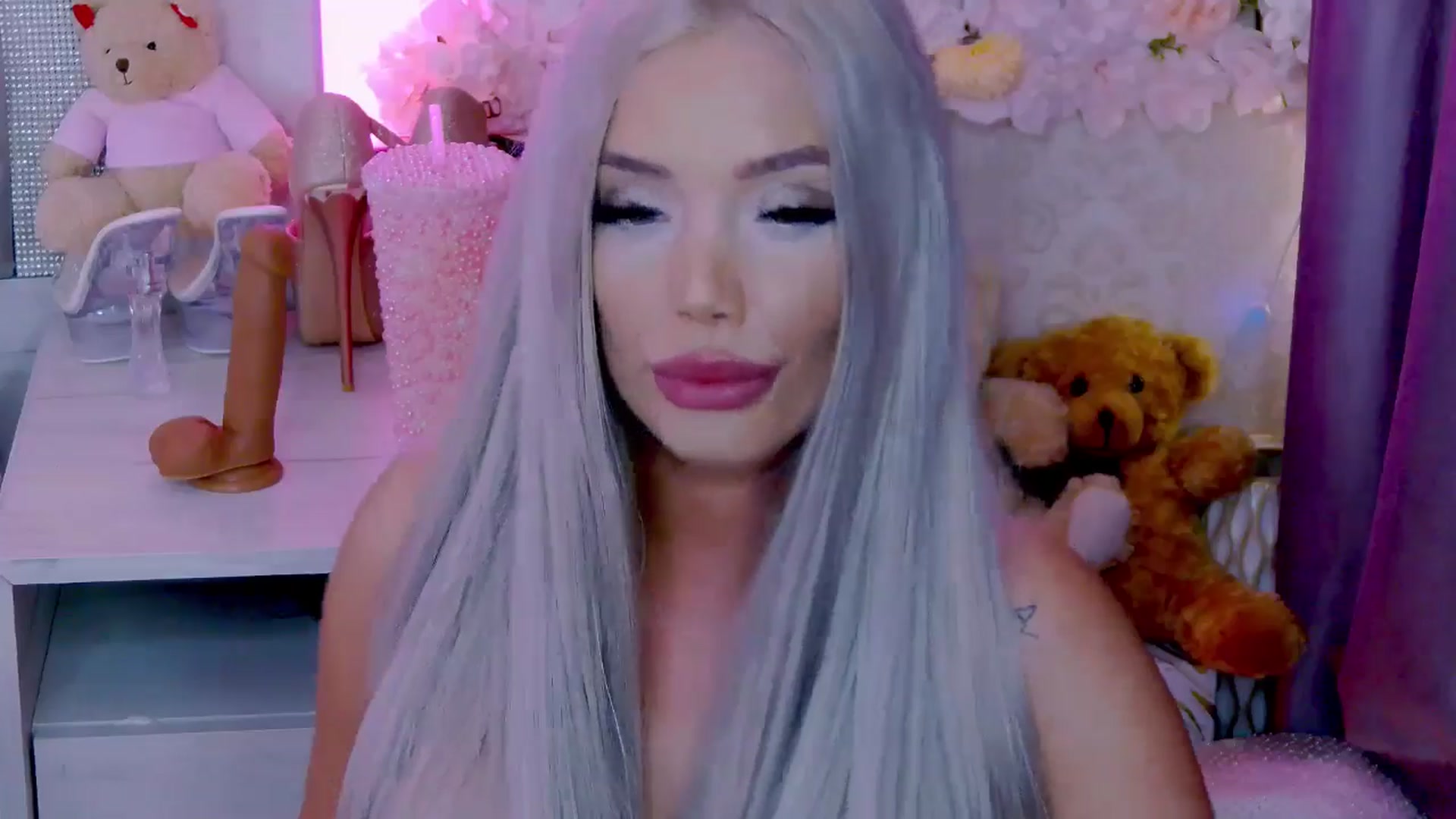 Gallery image thumbnail from BlairSins's myfreecams stream on, 12/21/2025, 19:00 image 13 of 20