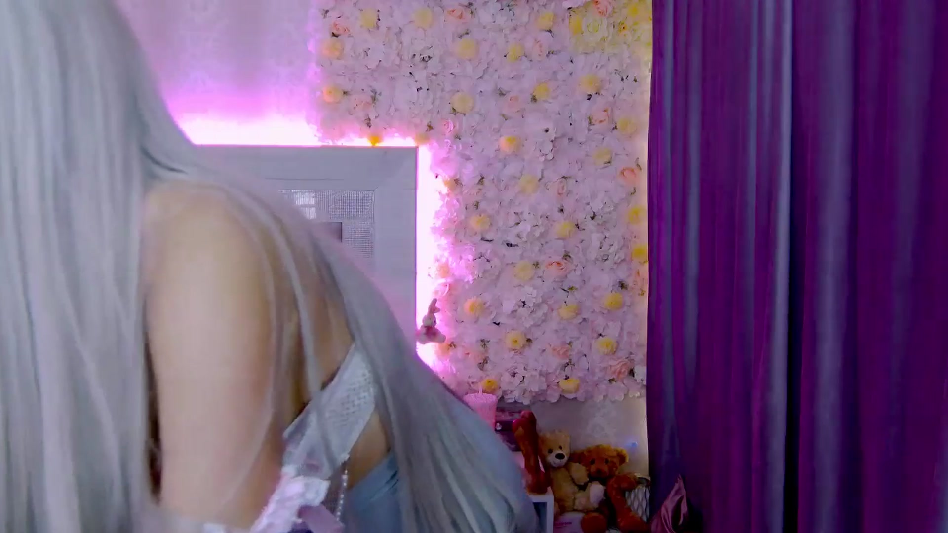 Gallery image thumbnail from BlairSins's myfreecams stream on, 12/22/2025, 19:11 image 10 of 20