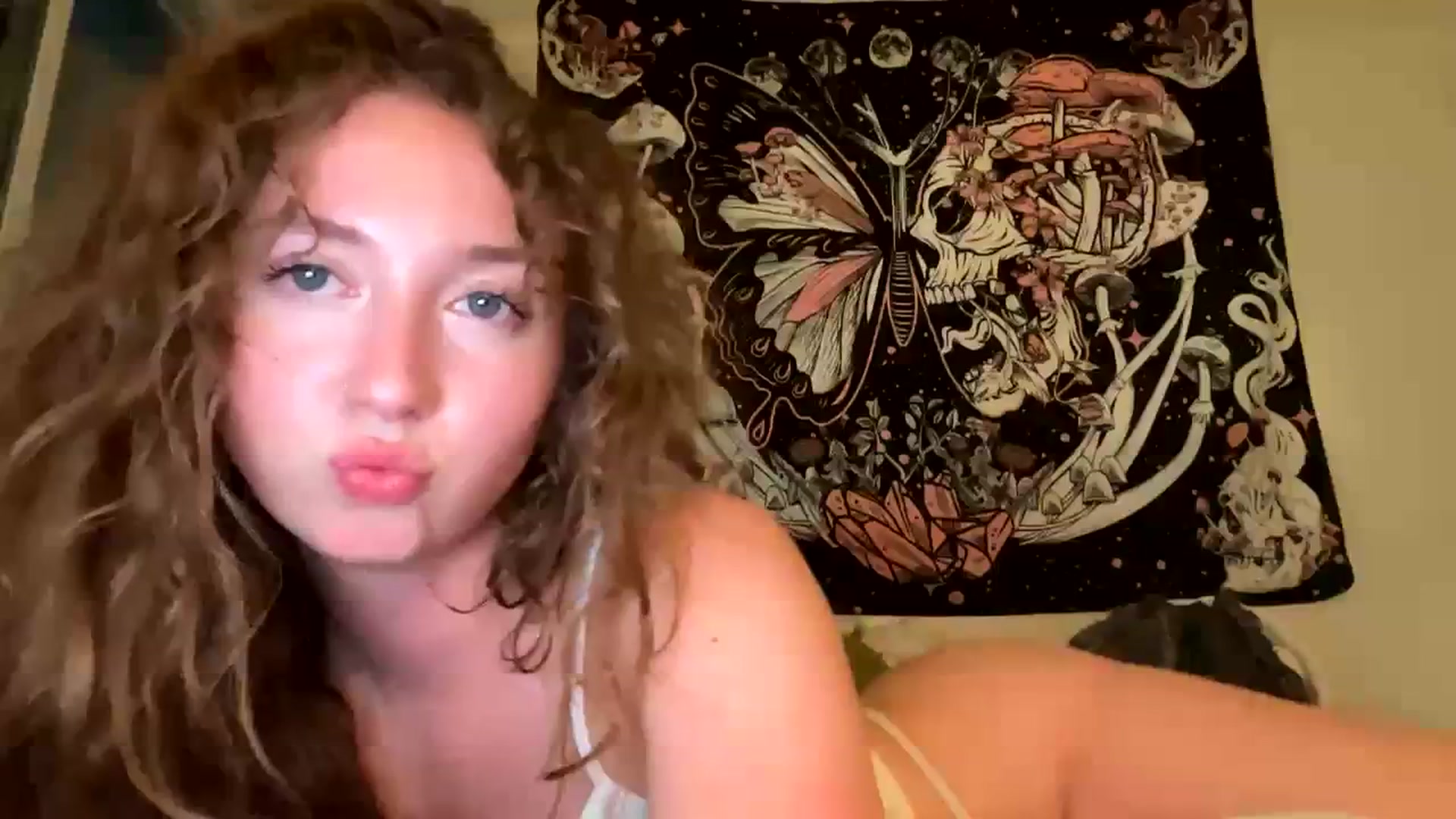 Gallery image thumbnail from Blairbear03's myfreecams stream on, 09/21/2023, 04:29 image 13 of 20