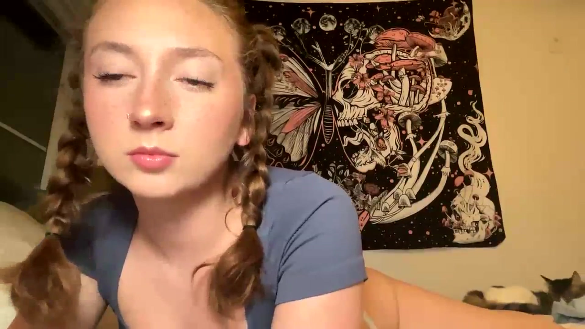 Gallery image thumbnail from Blairbear03's myfreecams stream on, 10/27/2023, 03:35 image 3 of 20