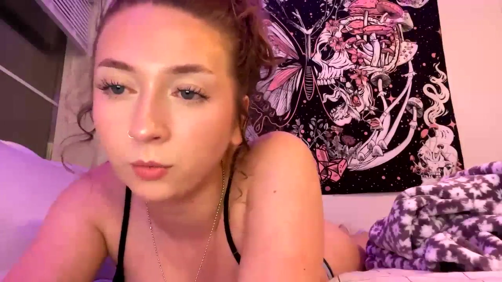 Gallery image thumbnail from Blairbear03's myfreecams stream on, 03/12/2024, 04:36 image 8 of 20