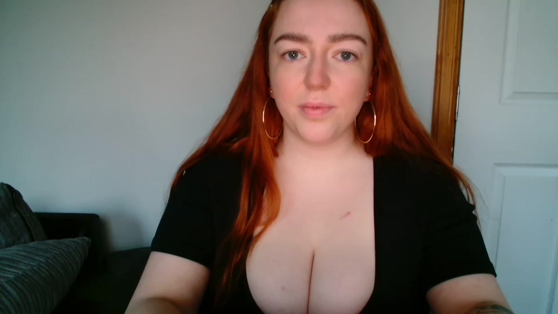 Gallery image thumbnail from Blairbunnie's myfreecams stream on, 11/22/2022, 15:54 image 5 of 20