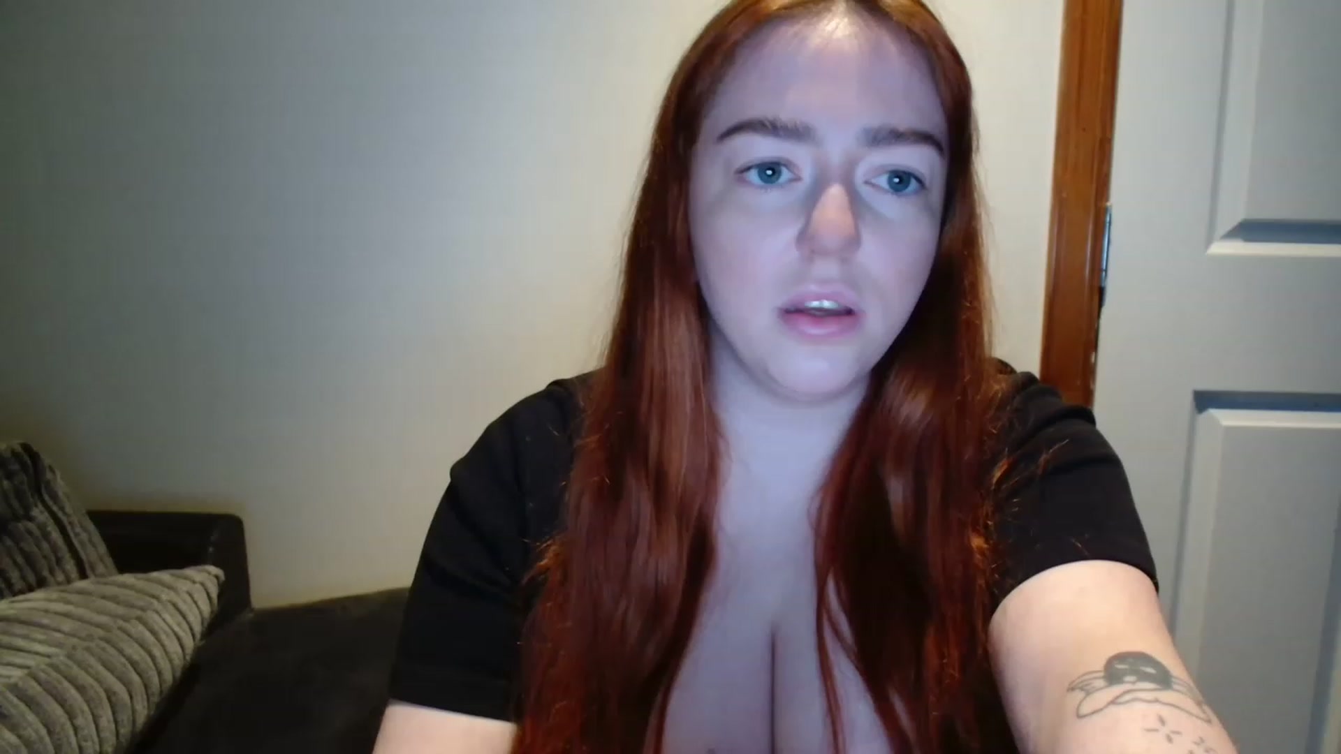 Gallery image thumbnail from Blairbunnie's myfreecams stream on, 11/22/2022, 16:10 image 7 of 20