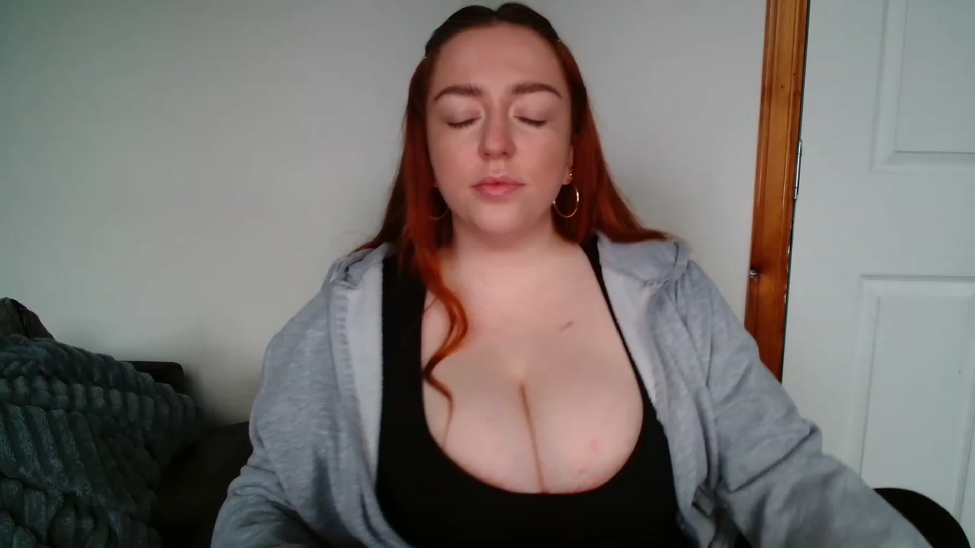 Gallery image thumbnail from Blairbunnie's myfreecams stream on, 11/23/2022, 15:51 image 16 of 20