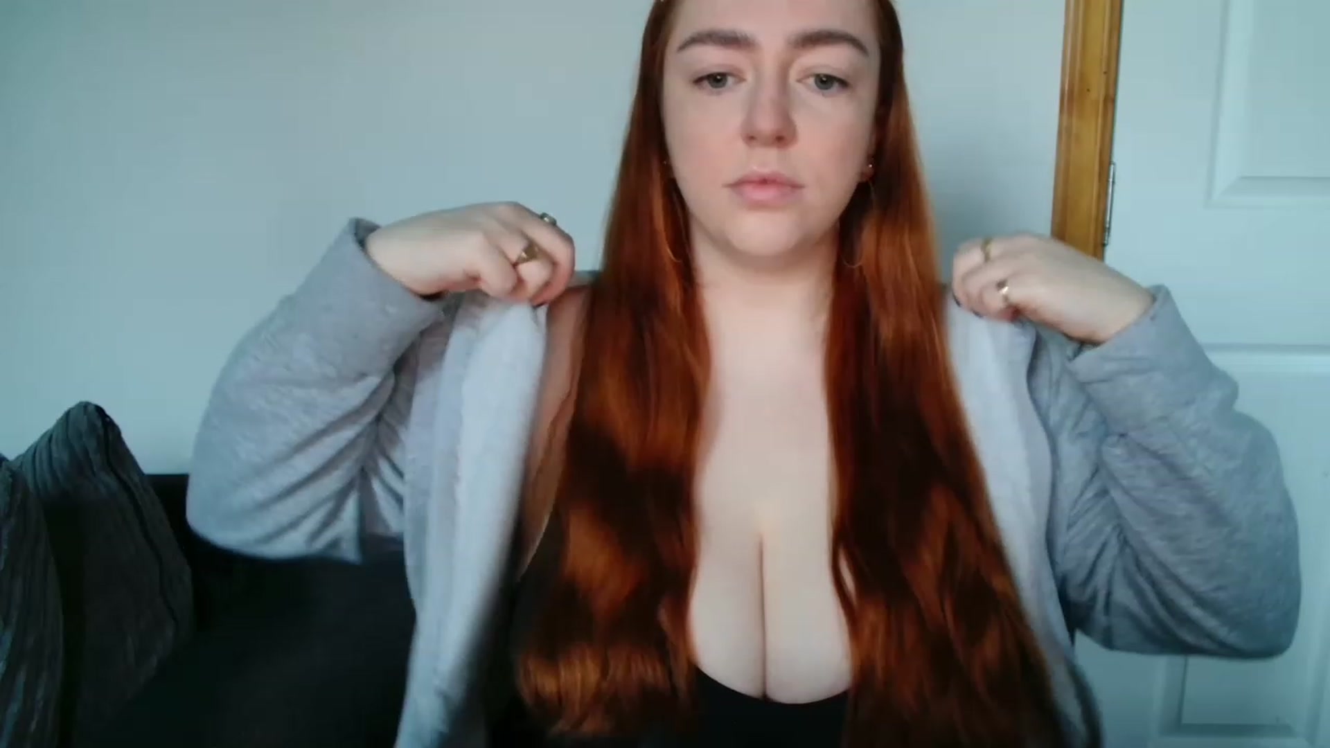 Gallery image thumbnail from Blairbunnie's myfreecams stream on, 11/25/2022, 14:46 image 17 of 20