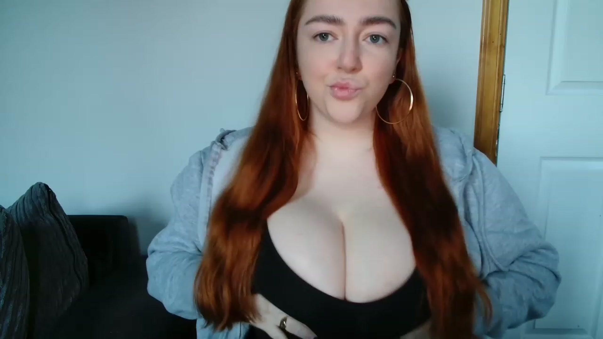 Gallery image thumbnail from Blairbunnie's myfreecams stream on, 11/25/2022, 14:46 image 10 of 20