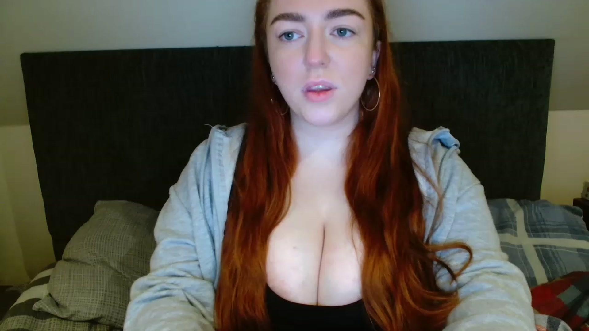 Gallery image thumbnail from Blairbunnie's myfreecams stream on, 12/01/2022, 02:03 image 15 of 20
