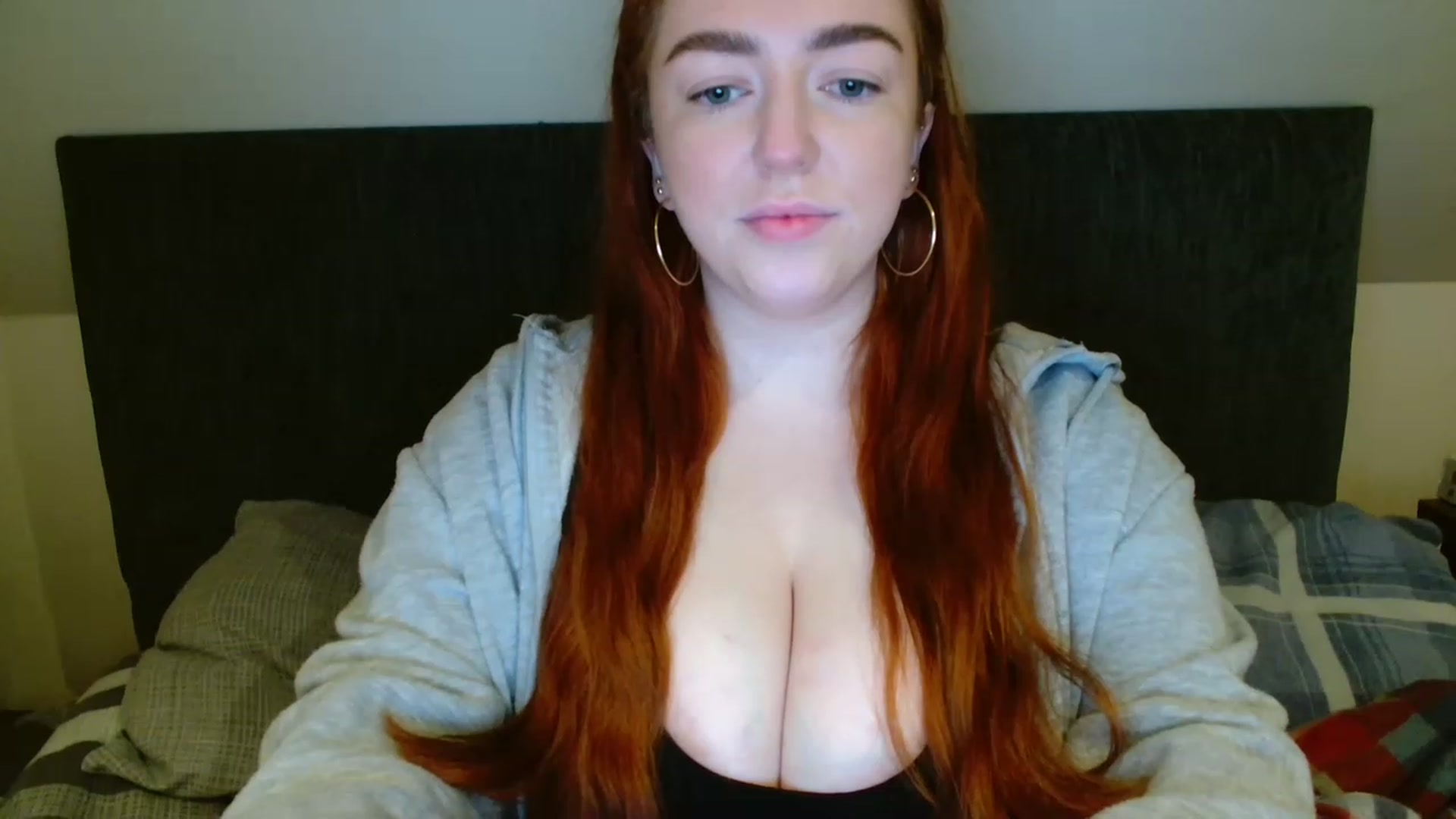 Gallery image thumbnail from Blairbunnie's myfreecams stream on, 12/01/2022, 02:03 image 13 of 20