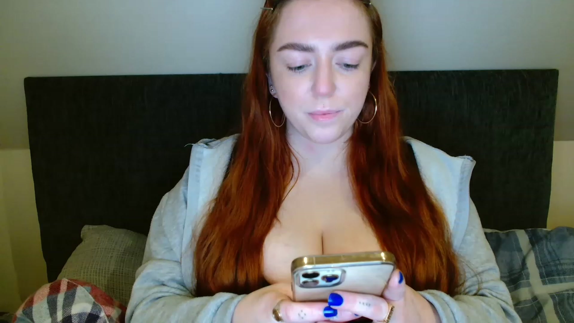 Gallery image thumbnail from Blairbunnie's myfreecams stream on, 12/01/2022, 02:53 image 11 of 20