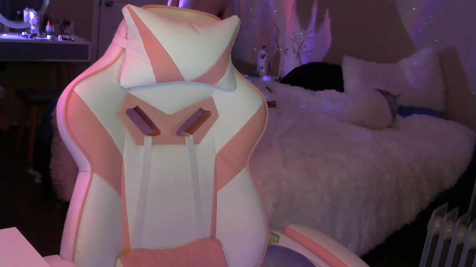 Gallery image thumbnail from BlaireBlake's myfreecams stream on, 12/22/2022, 24:58 image 14 of 20