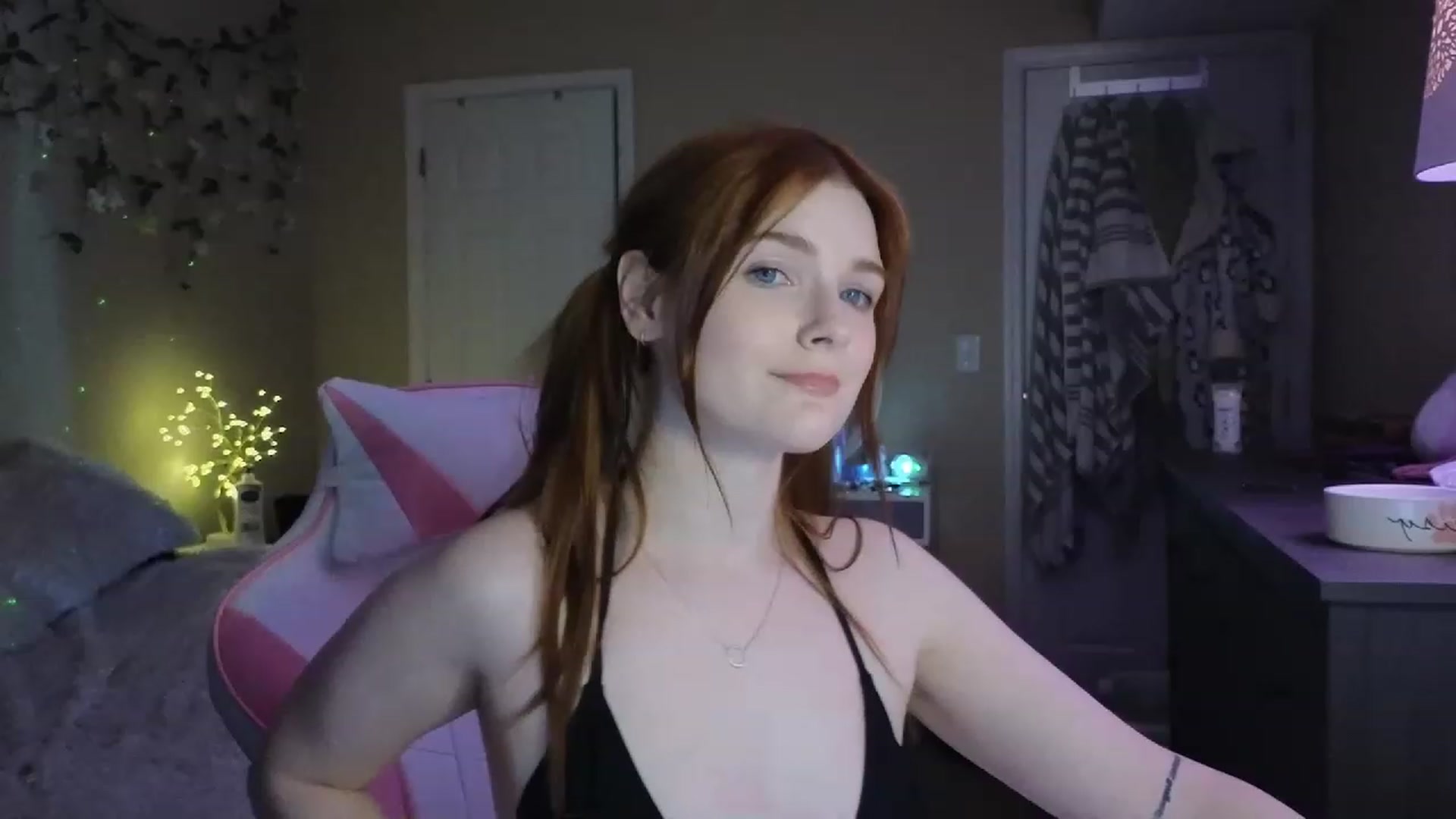Gallery image thumbnail from BlaireBlake's myfreecams stream on, 04/16/2023, 02:35 image 8 of 20