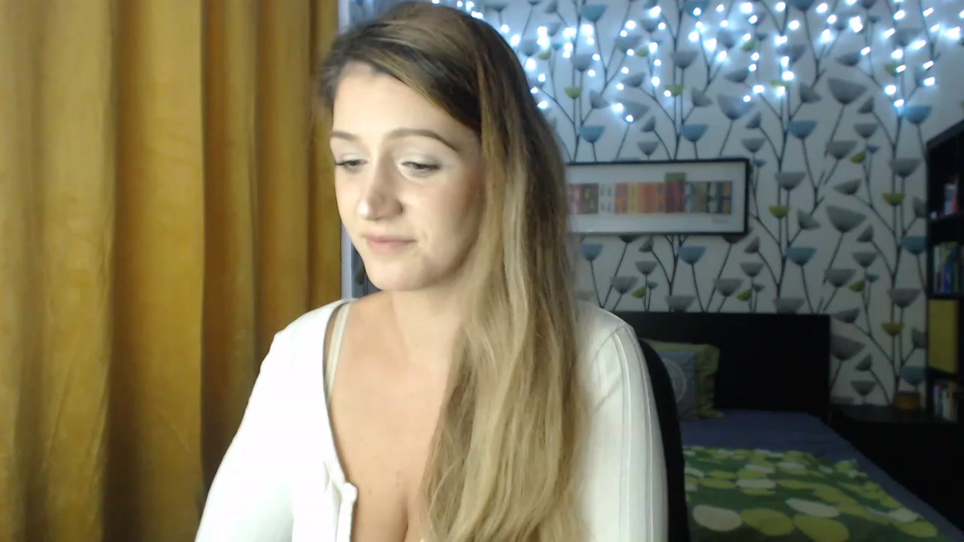 Gallery image thumbnail from BlakeLivelyi's myfreecams stream on, 11/15/2022, 12:59 image 17 of 20