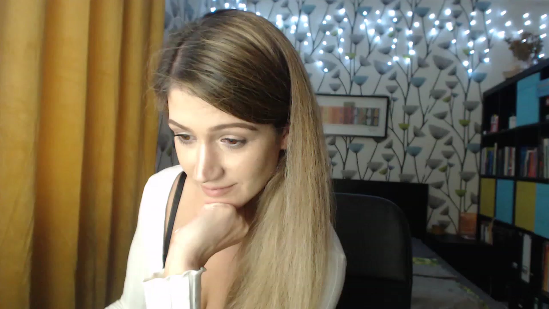 Gallery image thumbnail from BlakeLivelyi's myfreecams stream on, 12/05/2022, 10:55 image 4 of 20