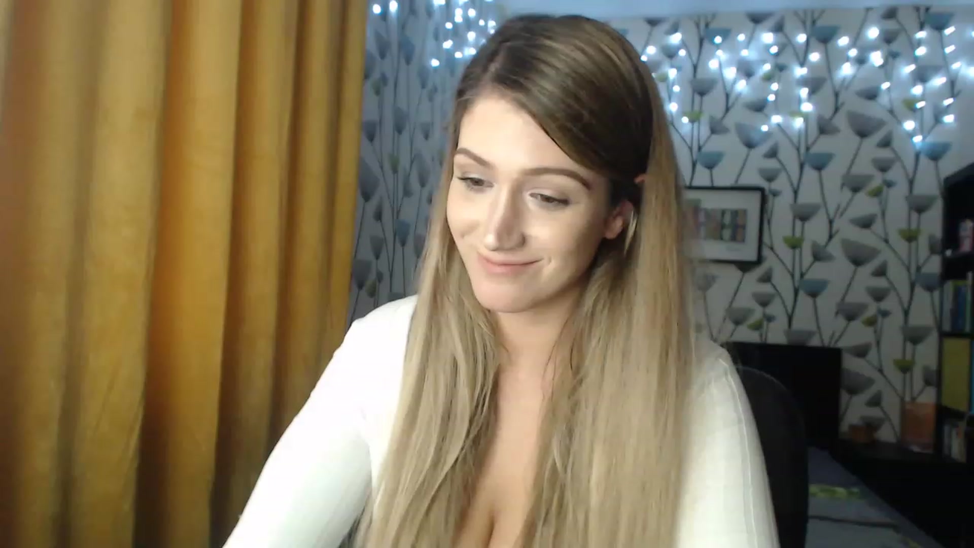Gallery image thumbnail from BlakeLivelyi's myfreecams stream on, 12/05/2022, 10:55 image 15 of 20