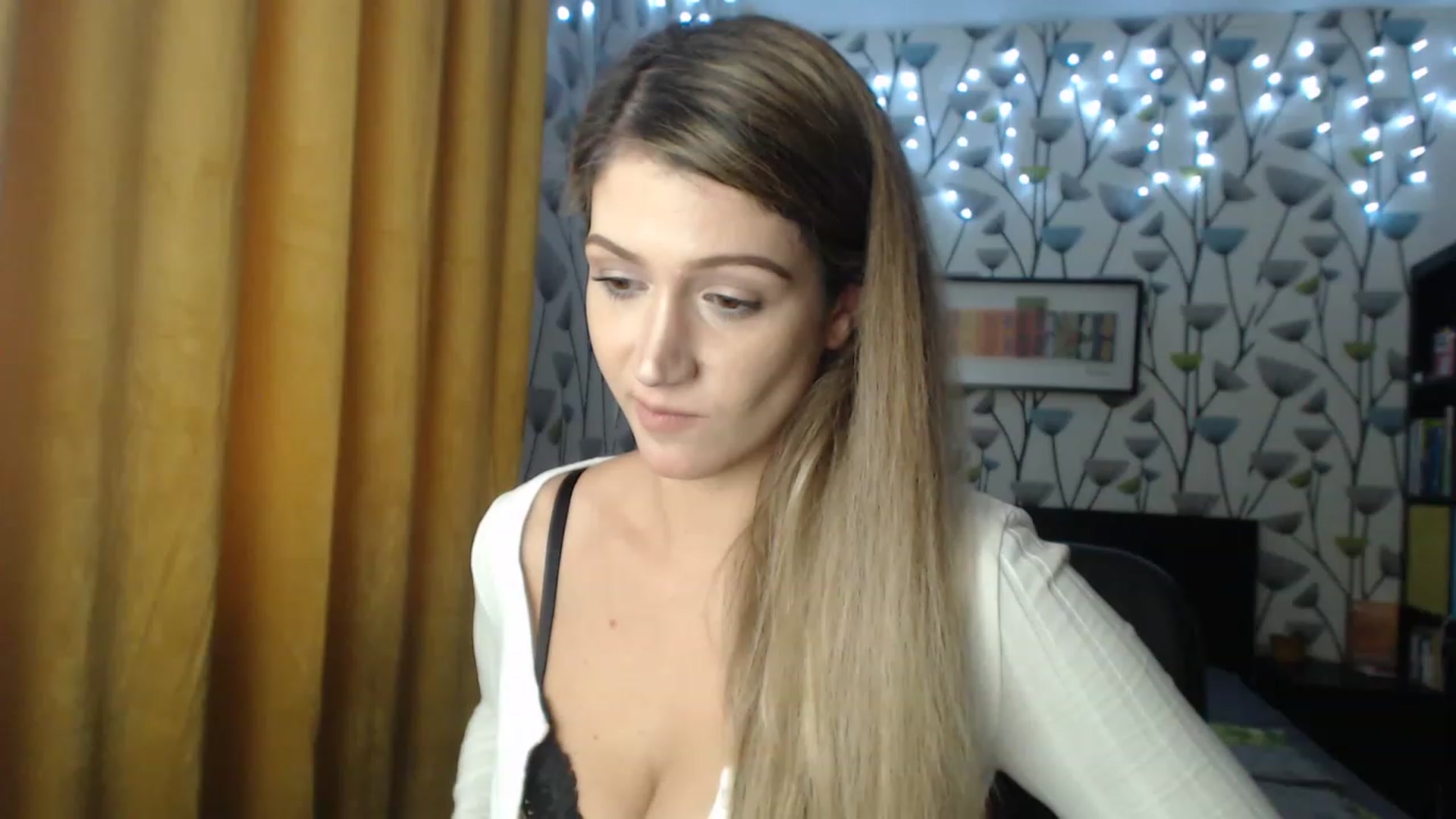 Gallery image thumbnail from BlakeLivelyi's myfreecams stream on, 12/05/2022, 10:55 image 17 of 20