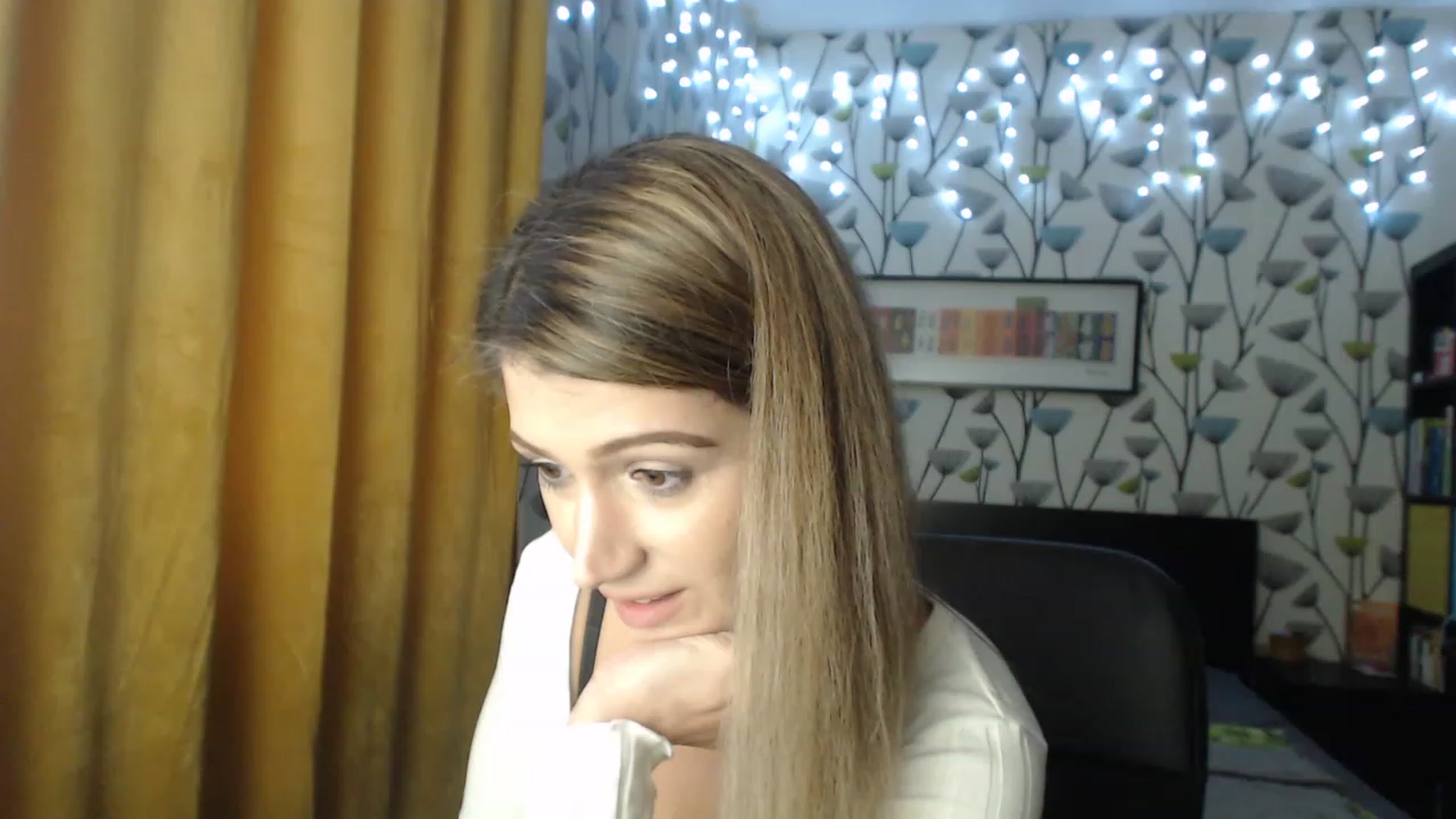 Gallery image thumbnail from BlakeLivelyi's myfreecams stream on, 12/05/2022, 10:55 image 19 of 20
