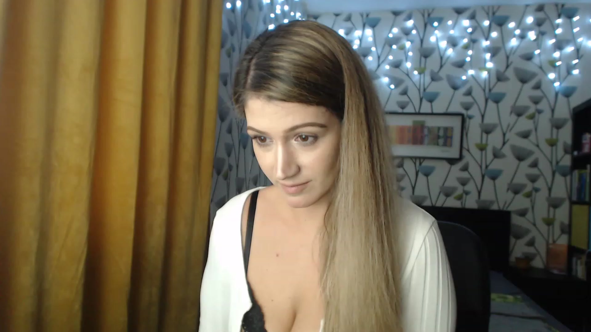Gallery image thumbnail from BlakeLivelyi's myfreecams stream on, 12/05/2022, 10:55 image 18 of 20