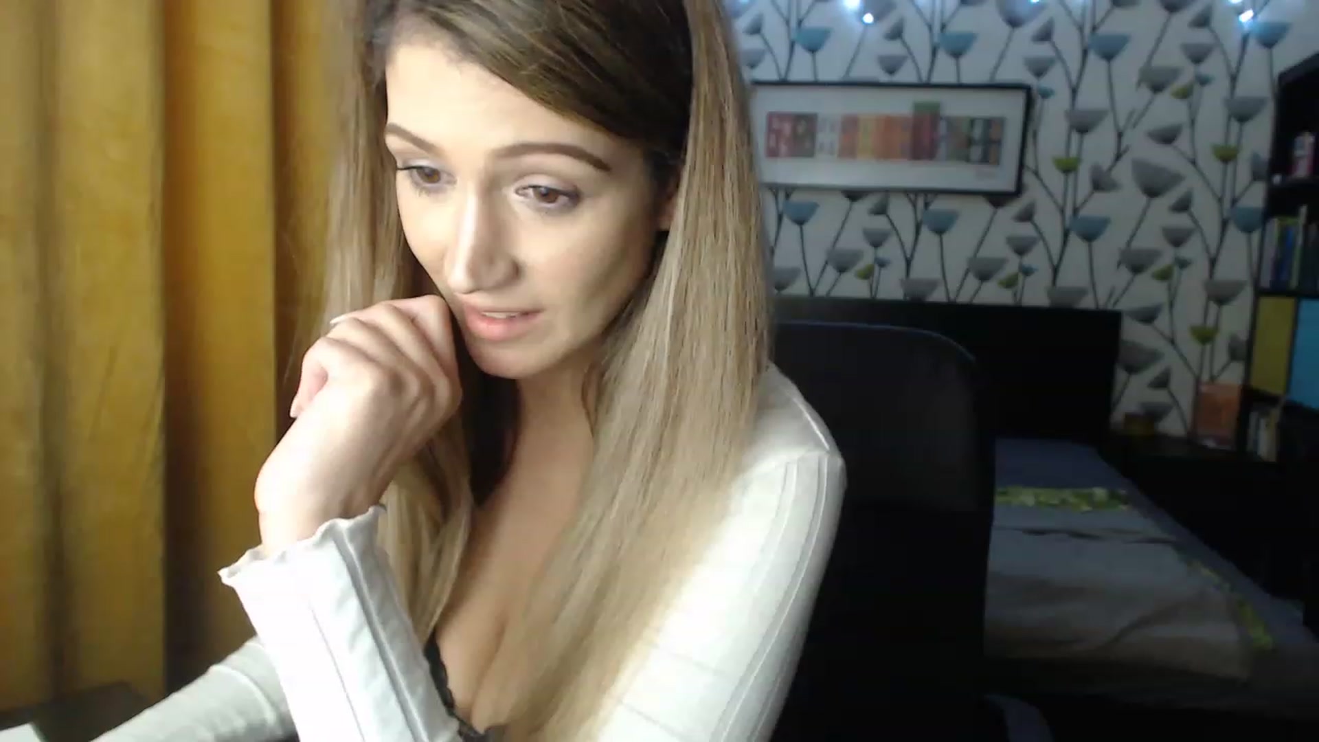 Gallery image thumbnail from BlakeLivelyi's myfreecams stream on, 12/05/2022, 11:34 image 5 of 20