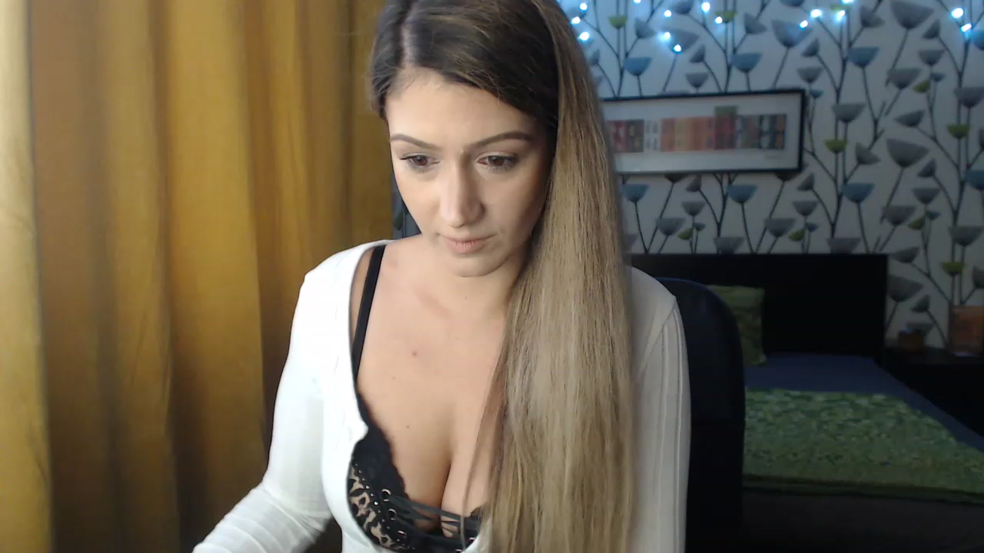 Gallery image thumbnail from BlakeLivelyi's myfreecams stream on, 12/08/2022, 08:50 image 1 of 20