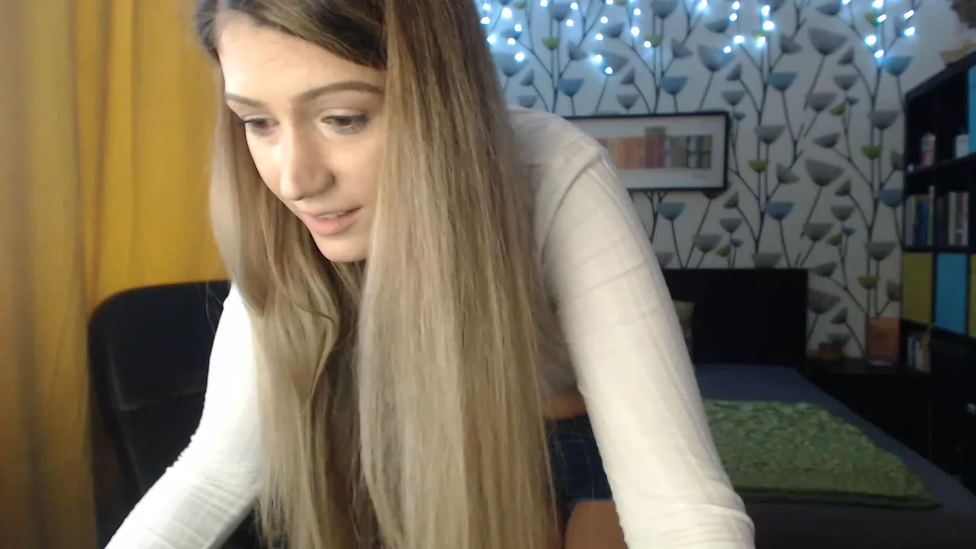 Gallery image thumbnail from BlakeLivelyi's myfreecams stream on, 12/08/2022, 08:50 image 10 of 20