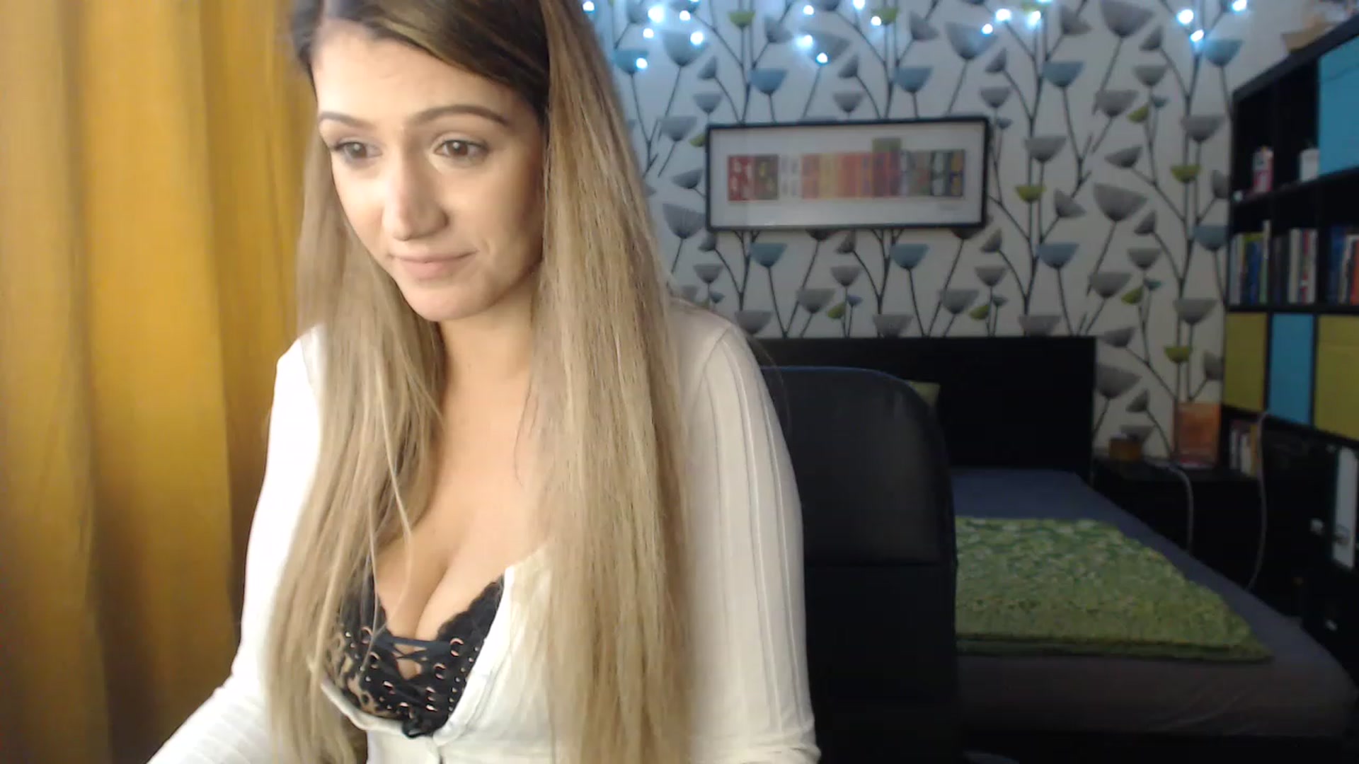 Gallery image thumbnail from BlakeLivelyi's myfreecams stream on, 12/08/2022, 10:11 image 4 of 20