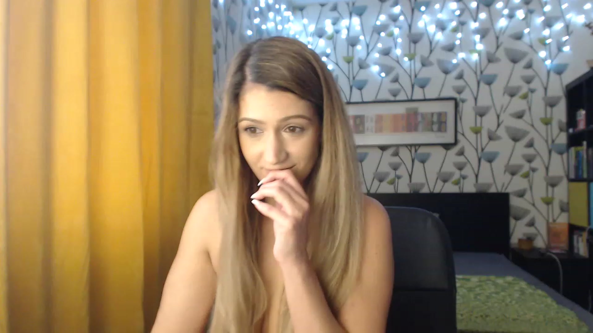 Gallery image thumbnail from BlakeLivelyi's myfreecams stream on, 12/08/2022, 10:11 image 15 of 20