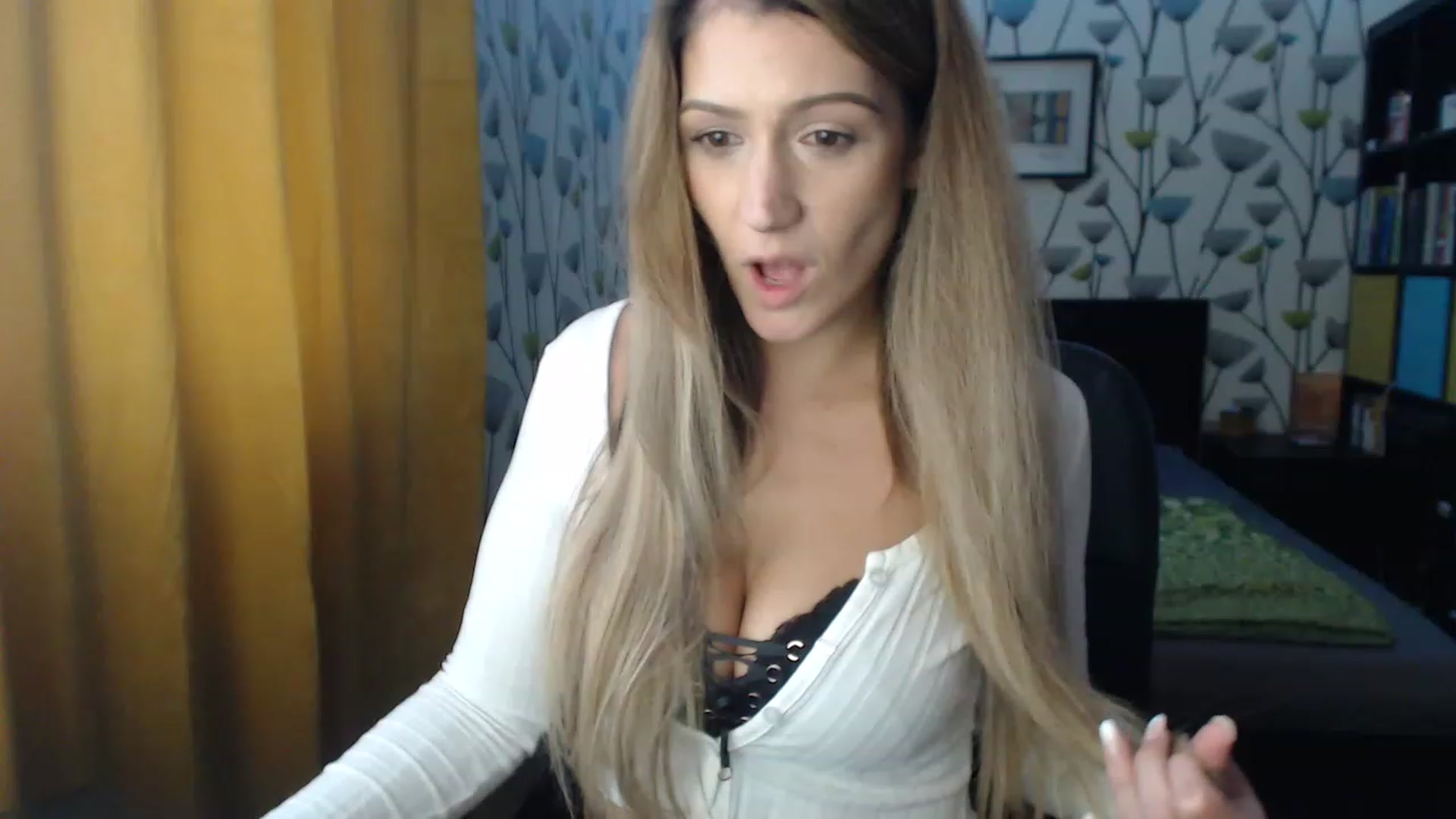Gallery image thumbnail from BlakeLivelyi's myfreecams stream on, 12/08/2022, 12:22 image 10 of 20