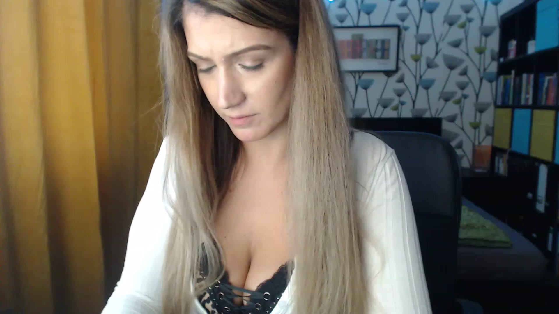 Gallery image thumbnail from BlakeLivelyi's myfreecams stream on, 12/08/2022, 12:22 image 15 of 20
