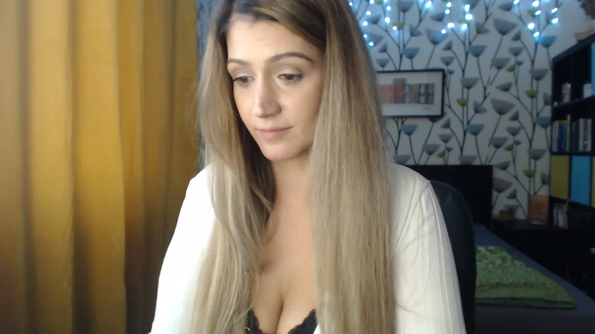 Gallery image thumbnail from BlakeLivelyi's myfreecams stream on, 12/08/2022, 12:22 image 9 of 20