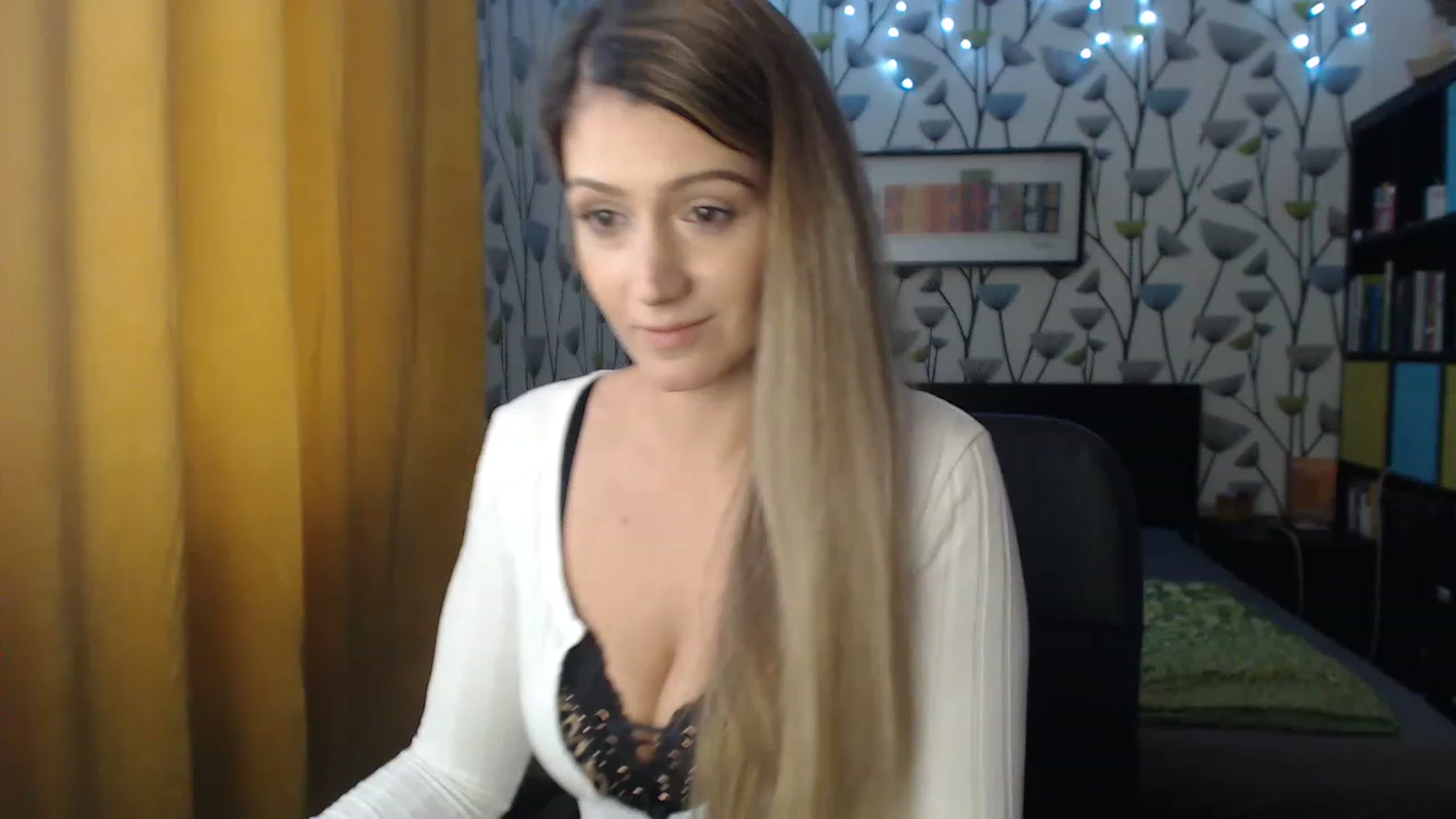 Gallery image thumbnail from BlakeLivelyi's myfreecams stream on, 12/08/2022, 12:22 image 2 of 20
