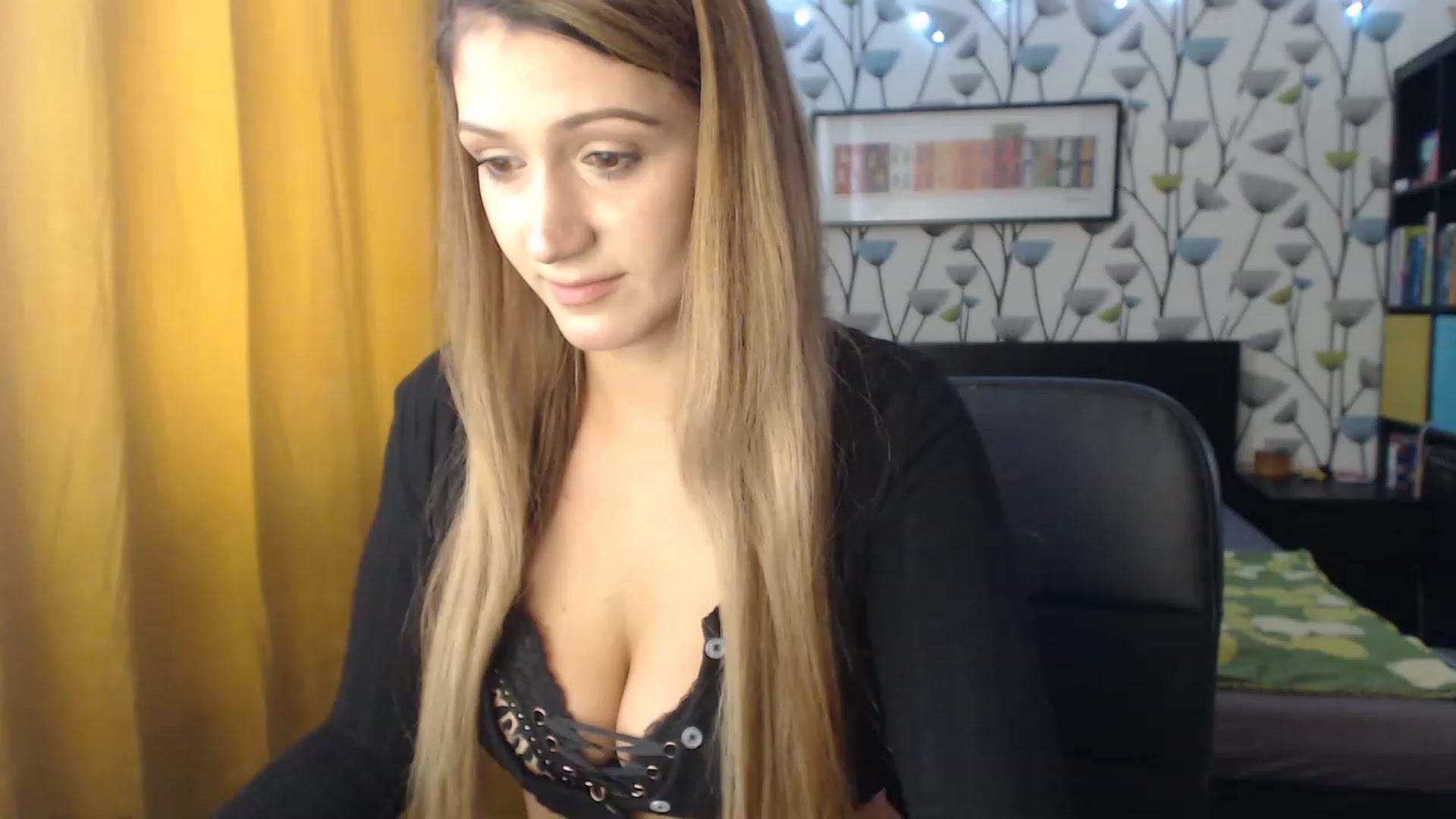 Gallery image thumbnail from BlakeLivelyi's myfreecams stream on, 12/15/2022, 09:00 image 18 of 20