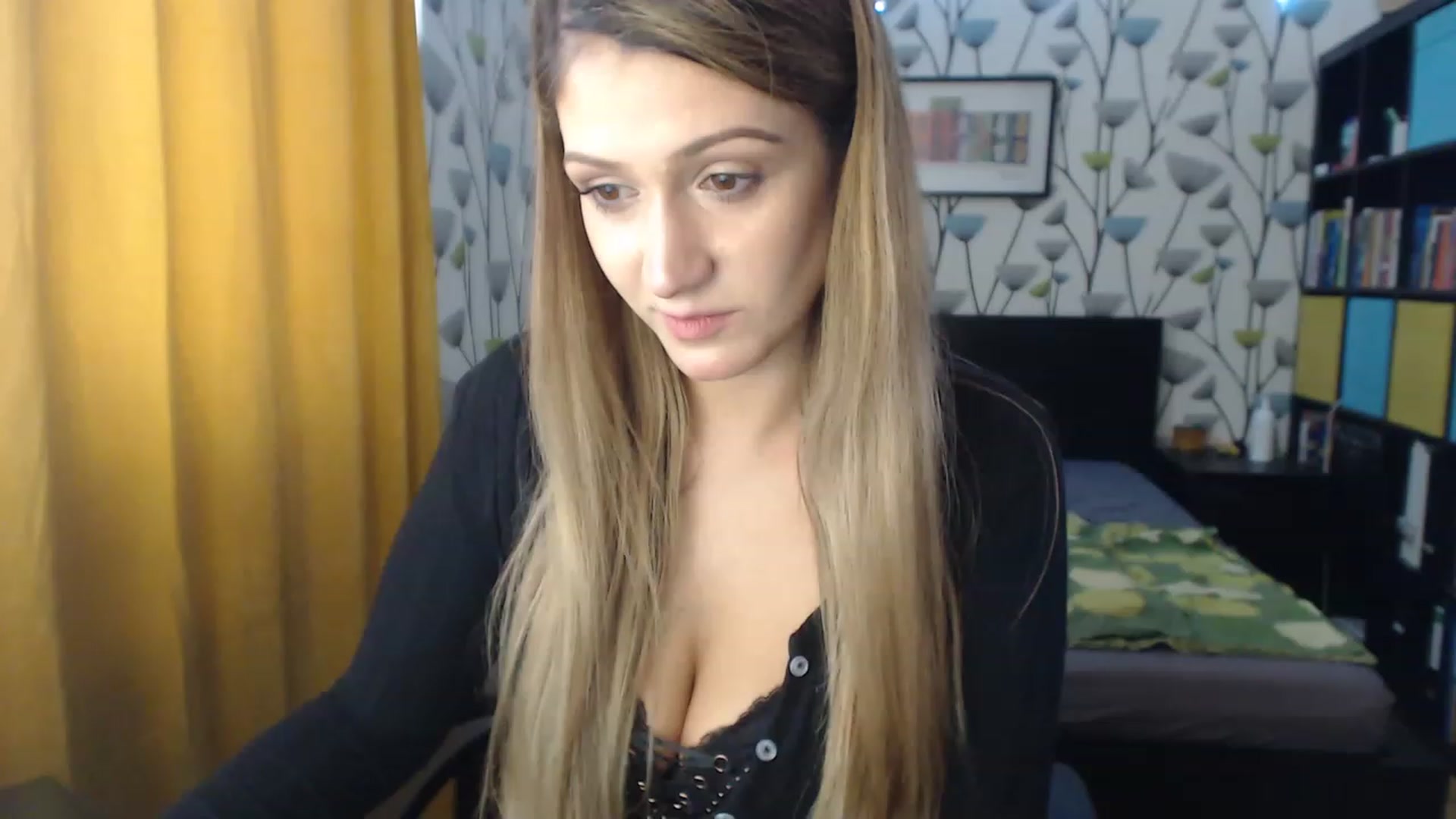 Gallery image thumbnail from BlakeLivelyi's myfreecams stream on, 12/15/2022, 10:47 image 19 of 20