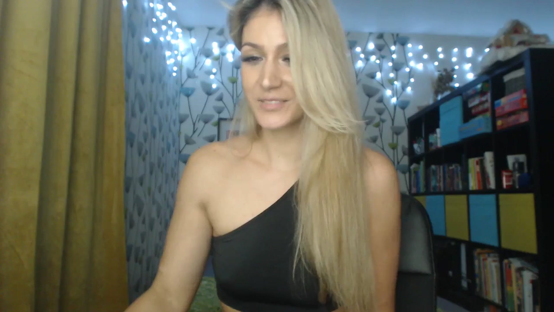 Gallery image thumbnail from BlakeLivelyi's myfreecams stream on, 12/12/2023, 16:15 image 6 of 20