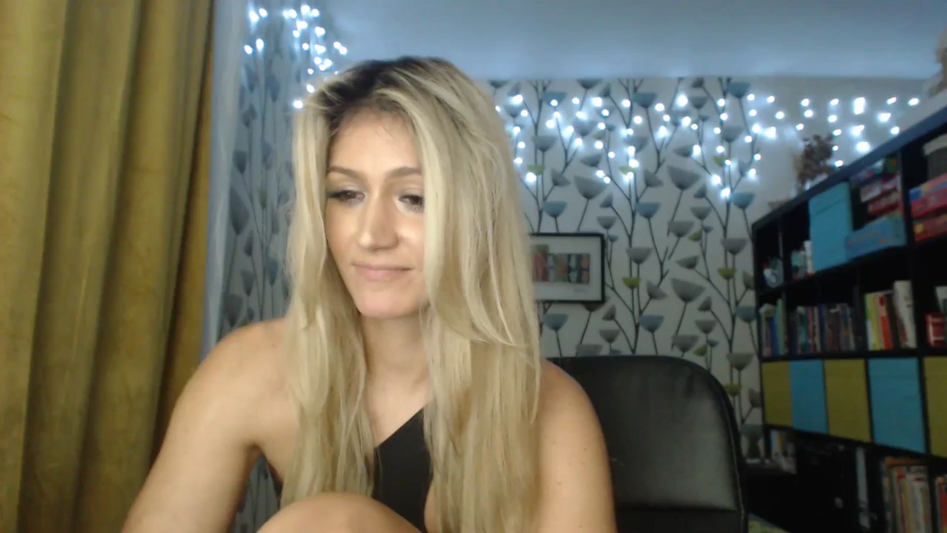 Gallery image thumbnail from BlakeLivelyi's myfreecams stream on, 12/13/2023, 15:14 image 7 of 20