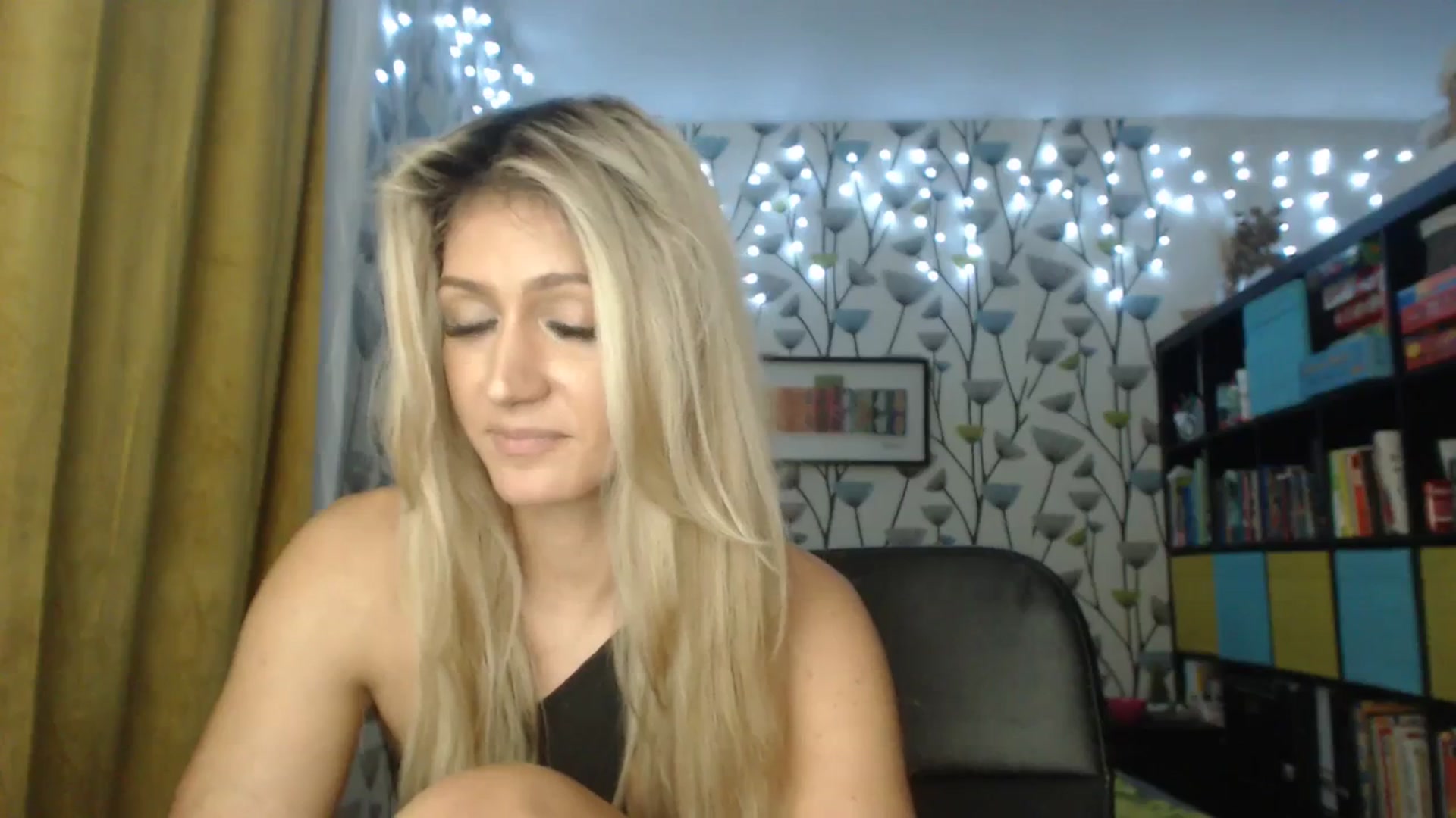 Gallery image thumbnail from BlakeLivelyi's myfreecams stream on, 12/13/2023, 15:14 image 10 of 20