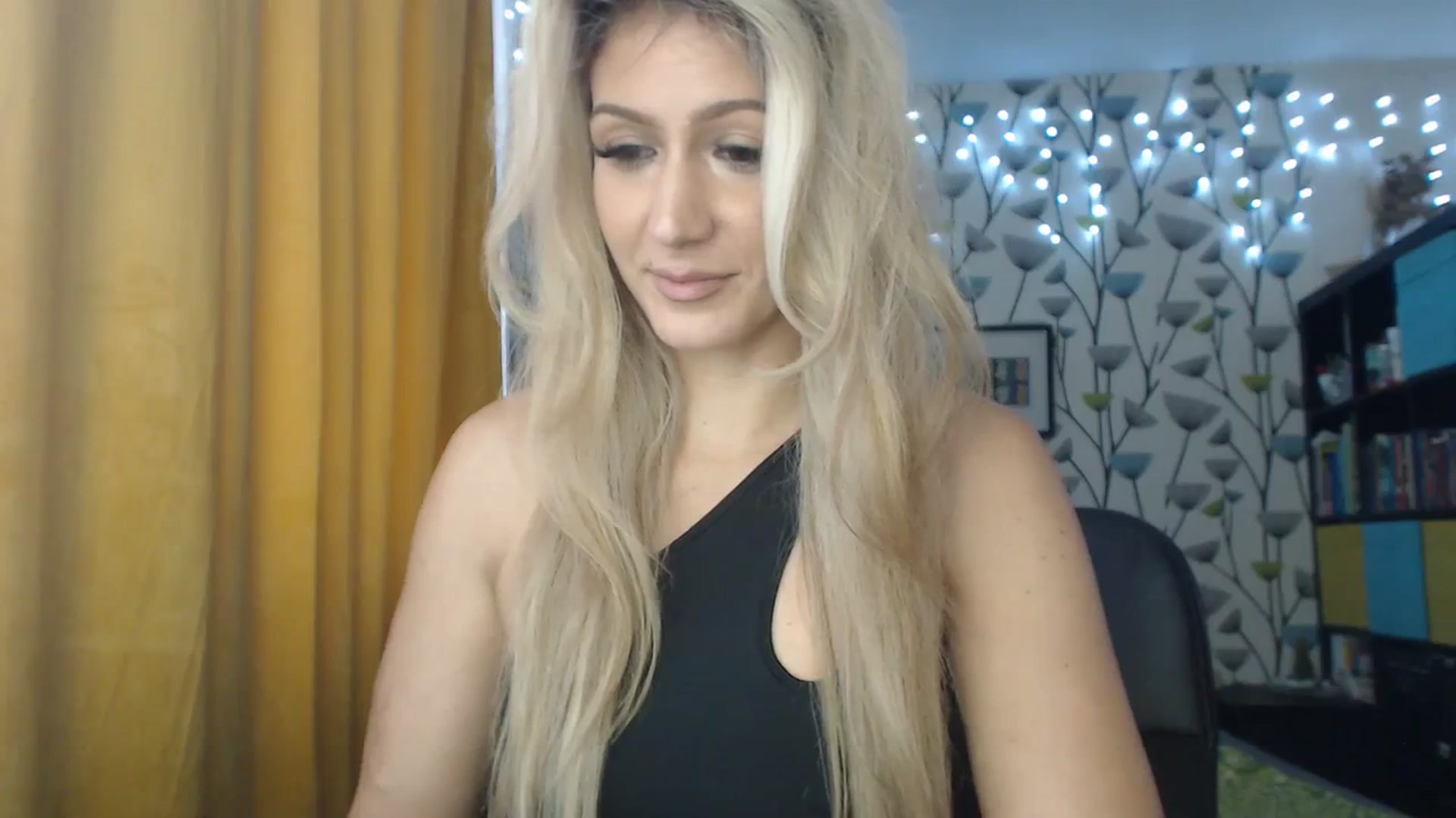 Gallery image thumbnail from BlakeLivelyi's myfreecams stream on, 12/14/2023, 12:54 image 12 of 20