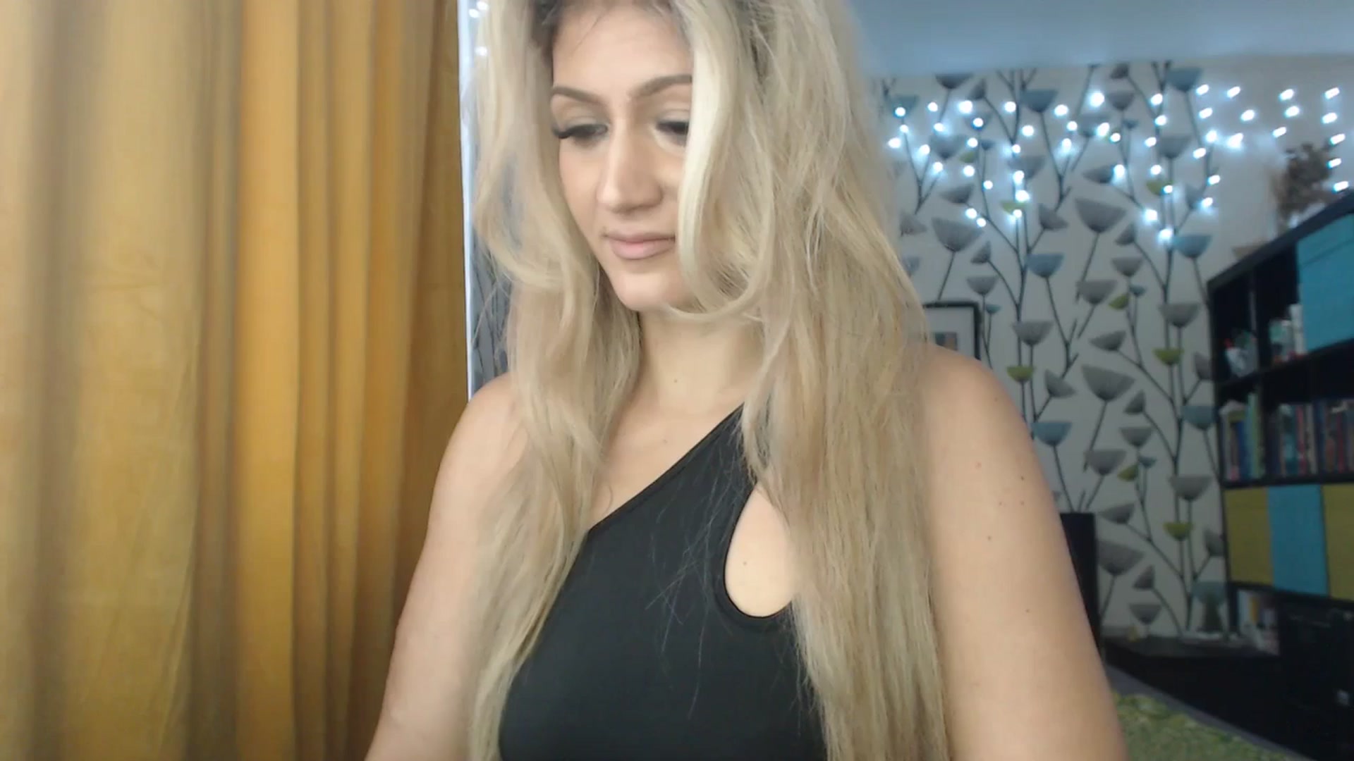 Gallery image thumbnail from BlakeLivelyi's myfreecams stream on, 12/14/2023, 12:54 image 11 of 20