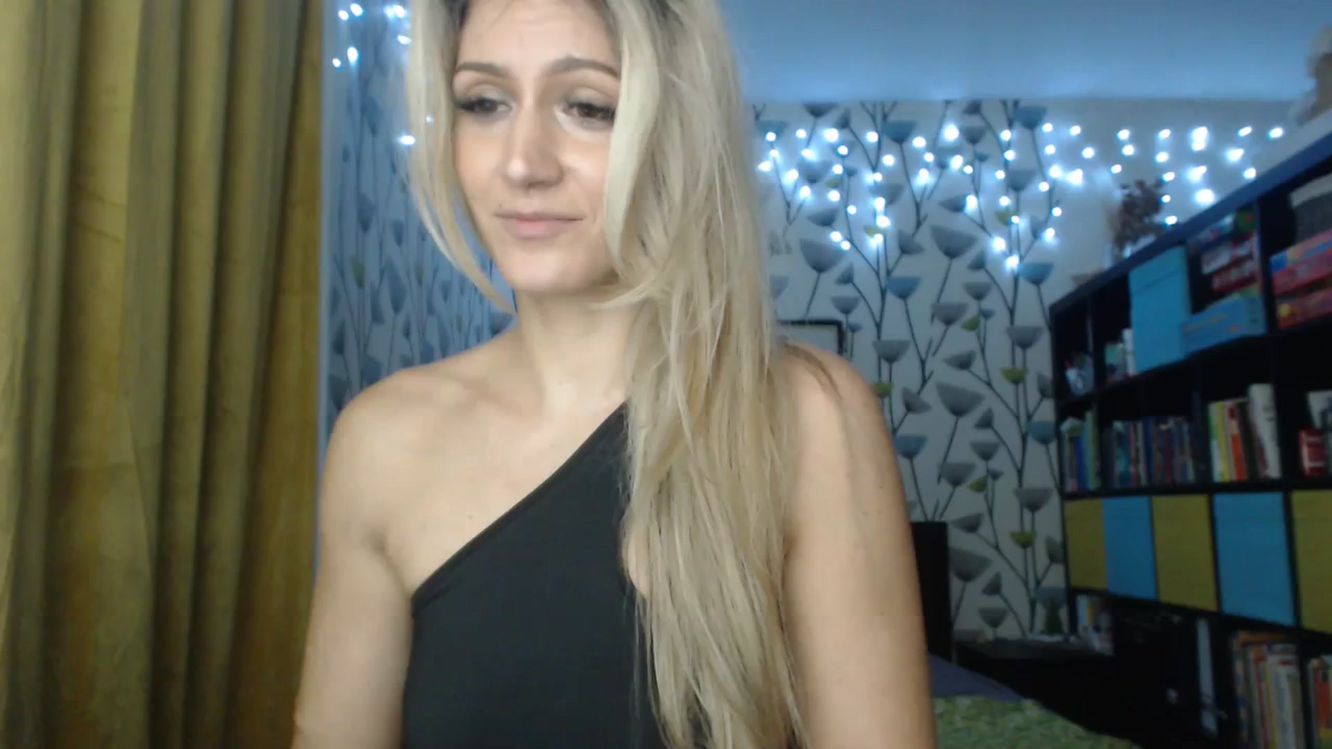 Gallery image thumbnail from BlakeLivelyi's myfreecams stream on, 12/14/2023, 16:41 image 18 of 20