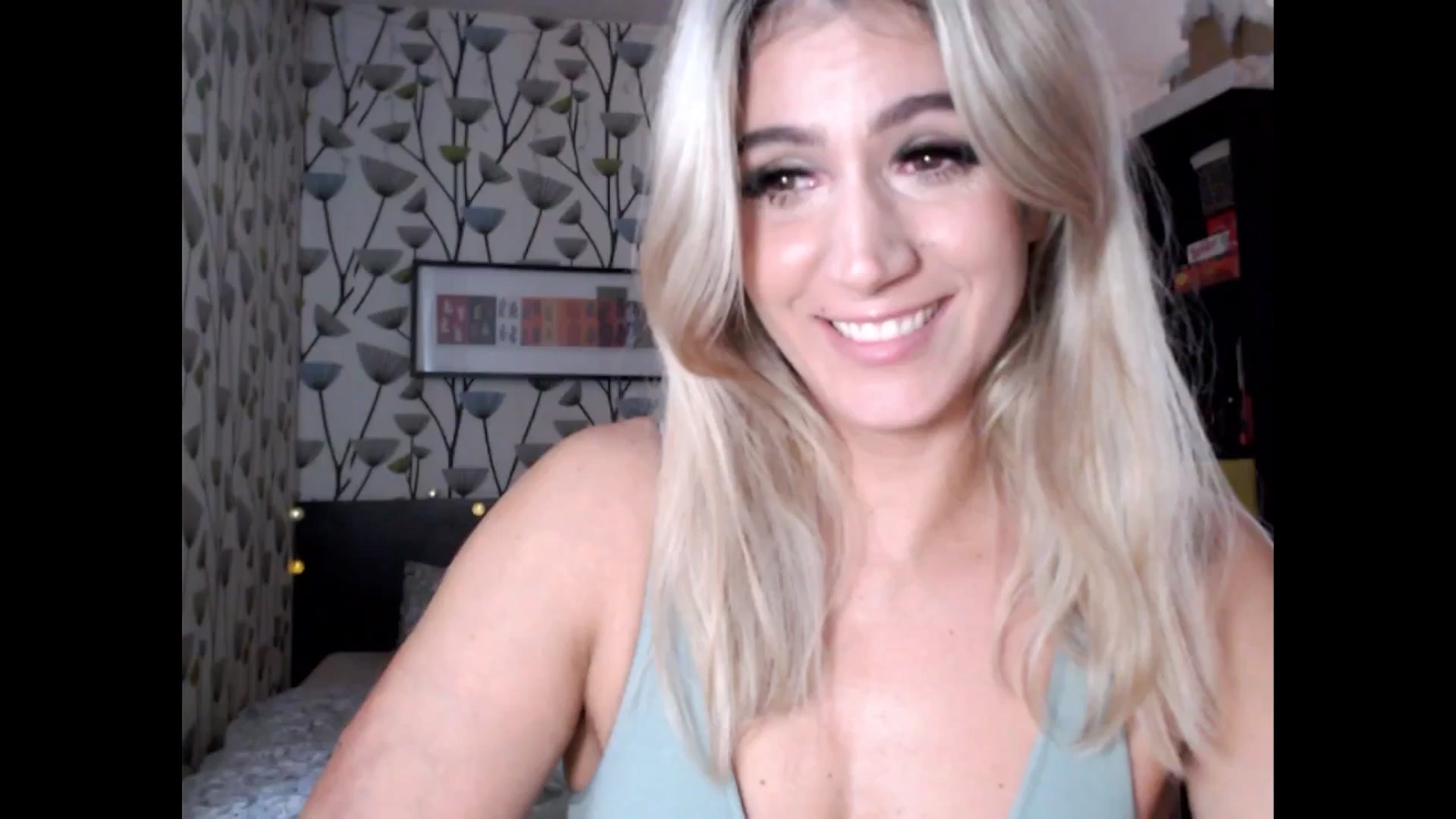 Gallery image thumbnail from BlakeLivelyi's myfreecams stream on, 11/18/2024, 13:06 image 12 of 20